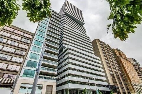 Front of Unit 1707, 200 Bloor Street W