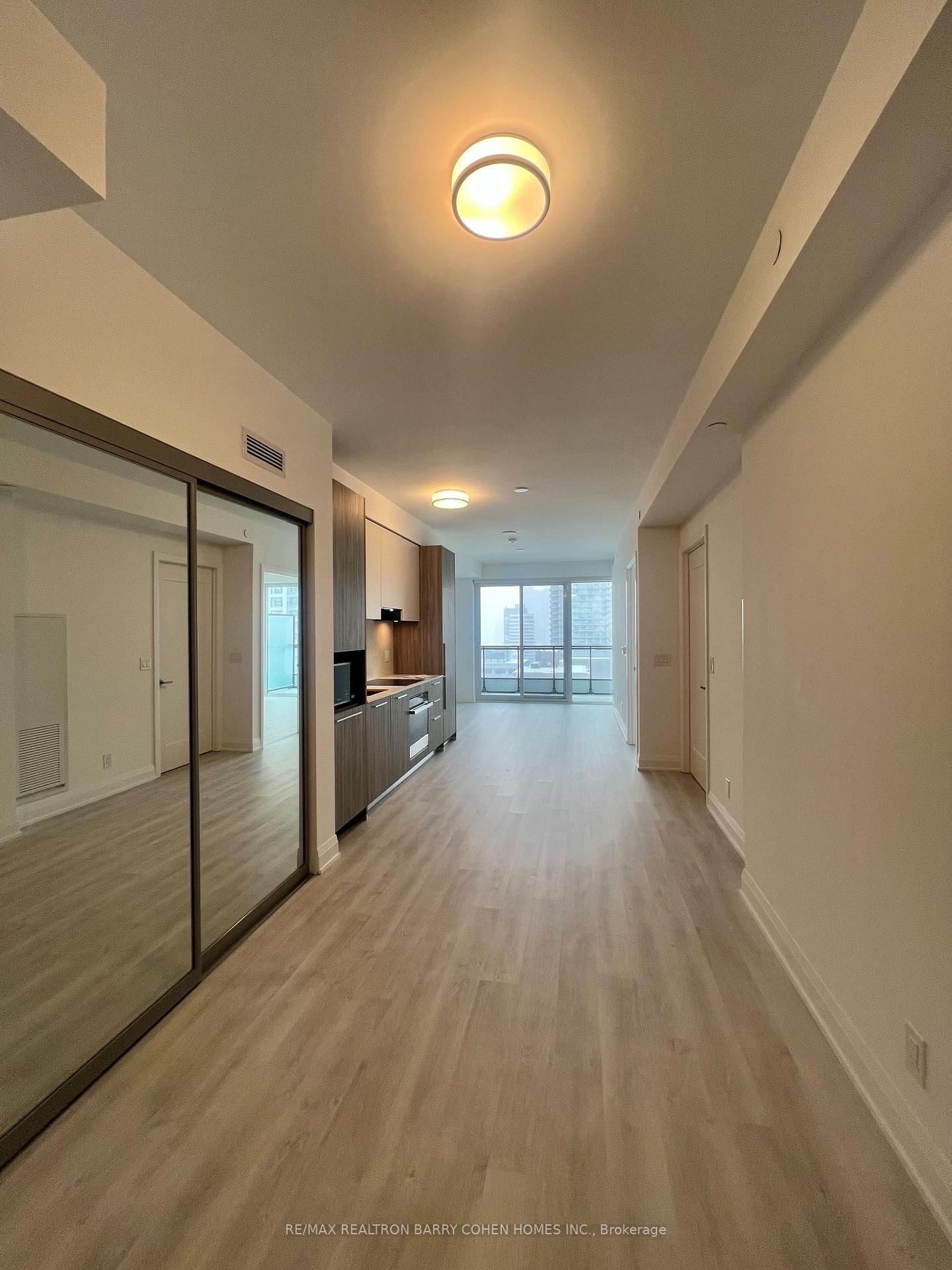 Photo 6 of Unit 1606, 65 Broadway Avenue, Toronto, Mount Pleasant West — HOMEH