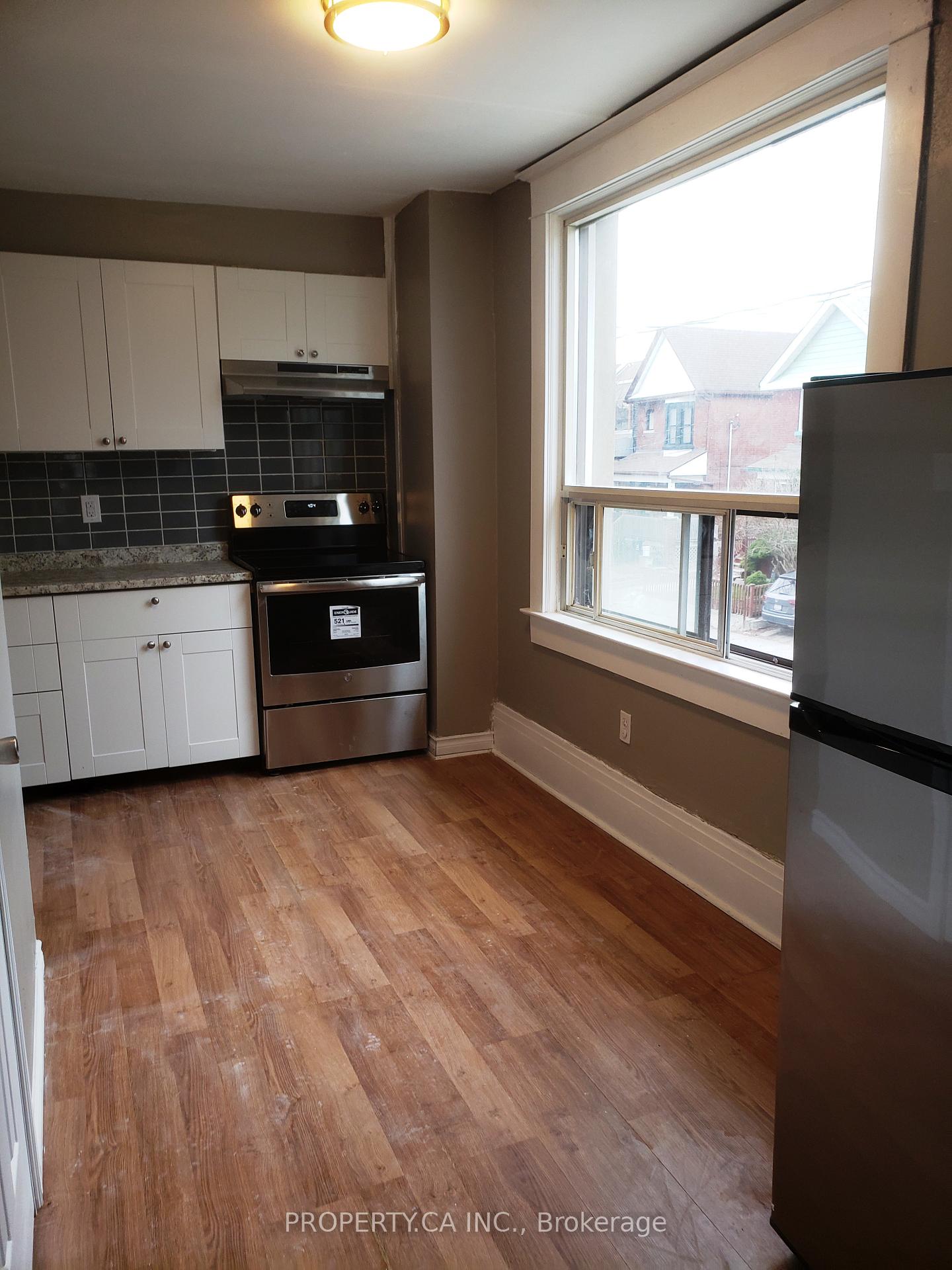 Photo 8 of 123 Barton Avenue, Toronto, The Annex — HOMEH
