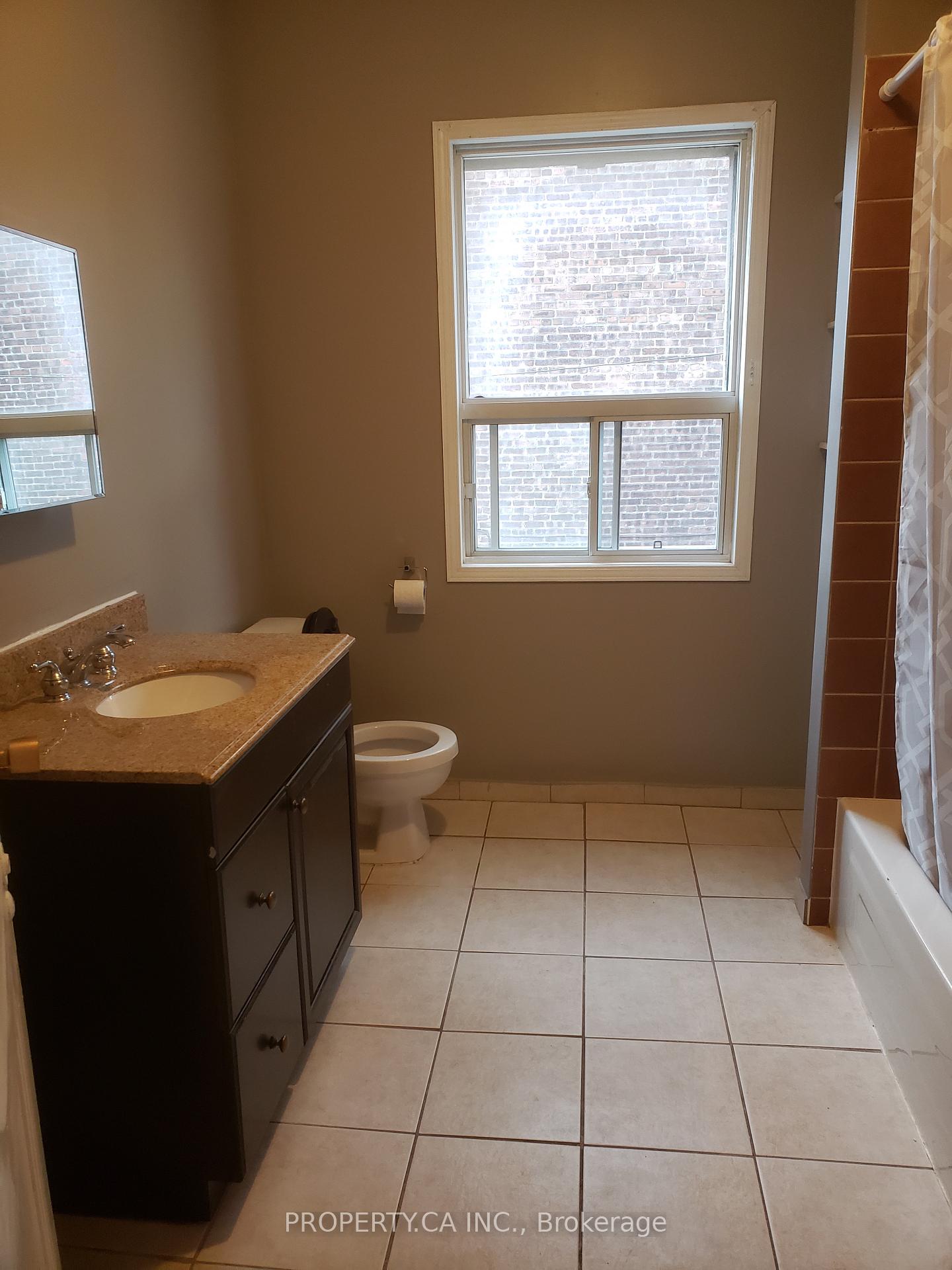 Photo 22 of 123 Barton Avenue, Toronto, The Annex — HOMEH