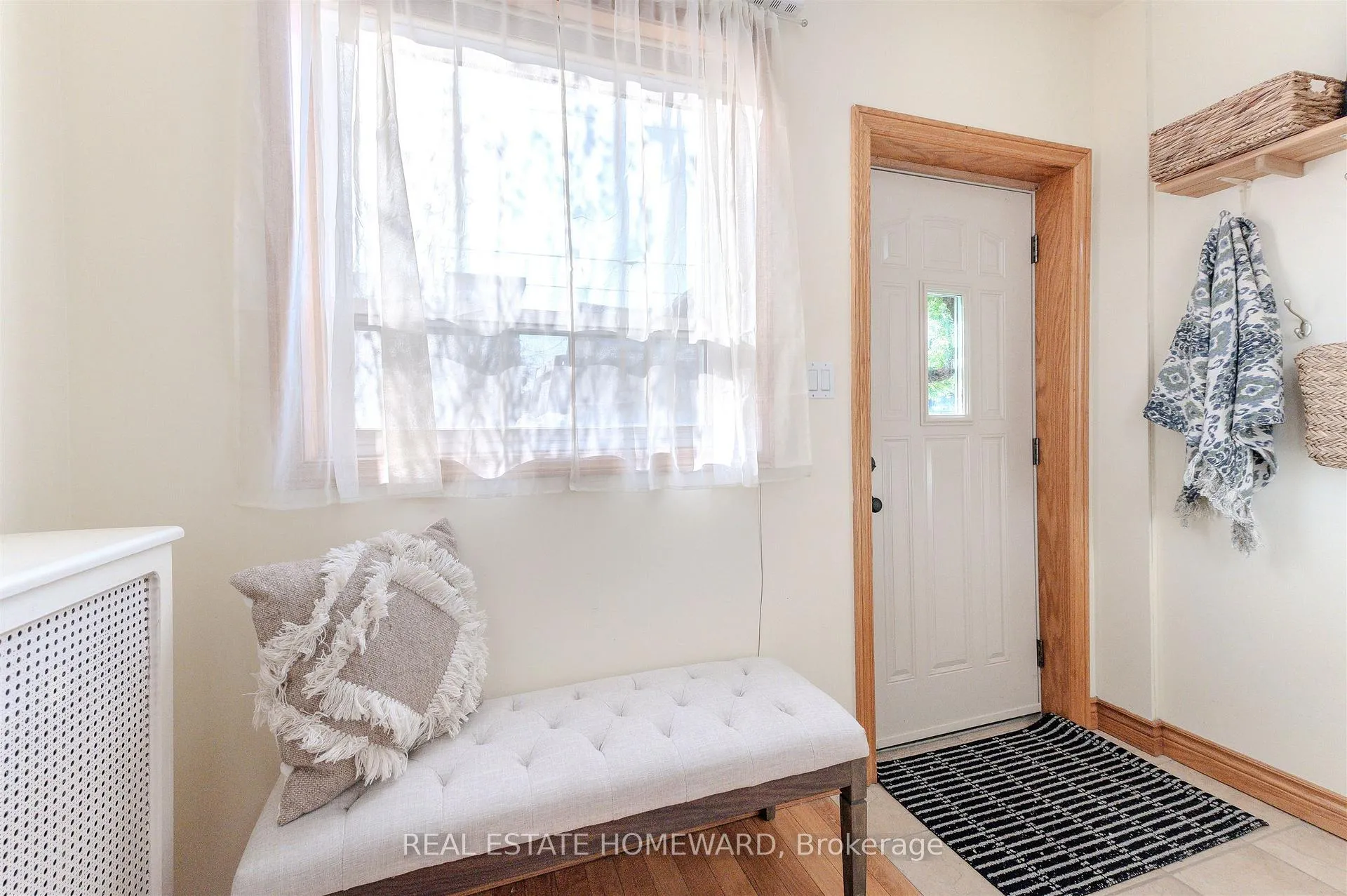 Photo 4 of 462 & 464 Sammon Avenue, Toronto, Danforth Village-East York — HOMEH
