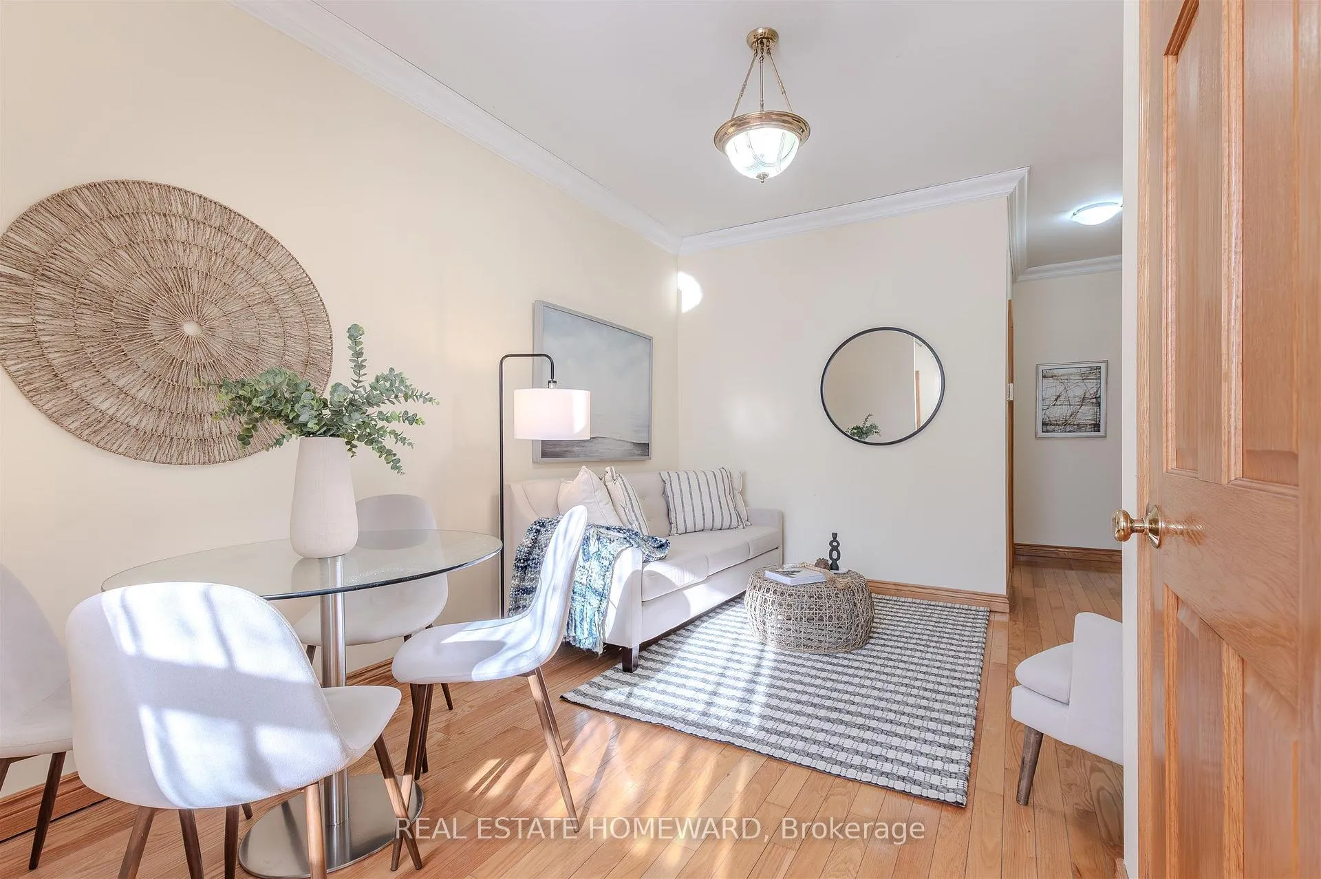 Photo 9 of 462 & 464 Sammon Avenue, Toronto, Danforth Village-East York — HOMEH