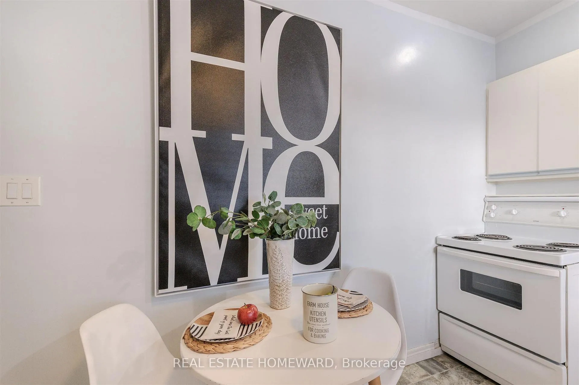 Photo 14 of 462 & 464 Sammon Avenue, Toronto, Danforth Village-East York — HOMEH