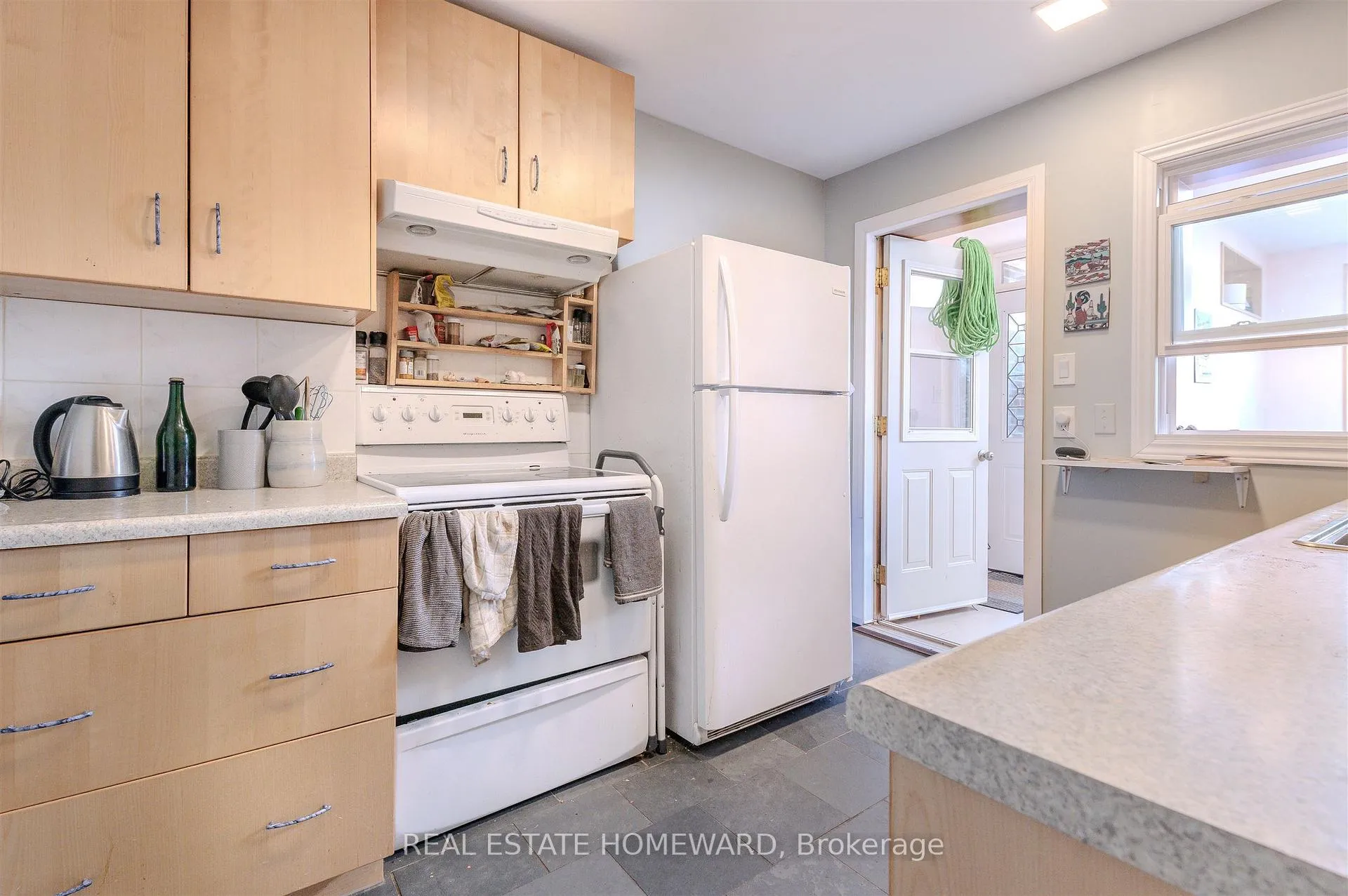 Photo 25 of 462 & 464 Sammon Avenue, Toronto, Danforth Village-East York — HOMEH