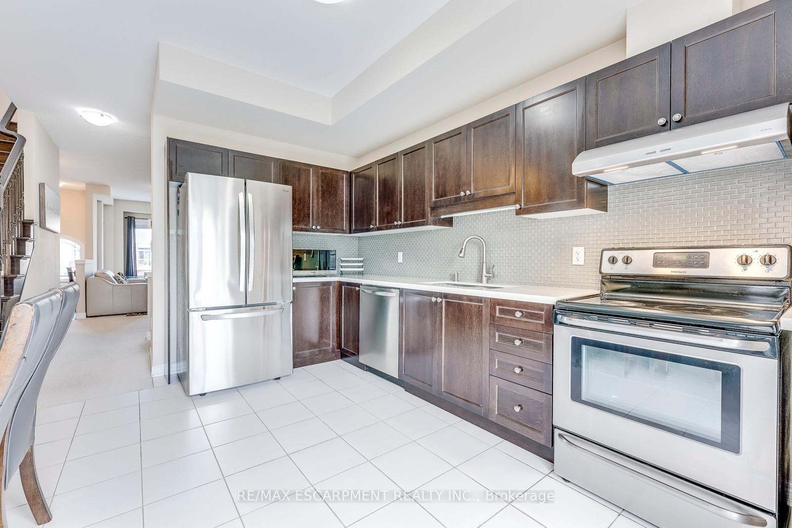 Photo 10 of 4184 Galileo Common Drive, Burlington, Shoreacres — HOMEH