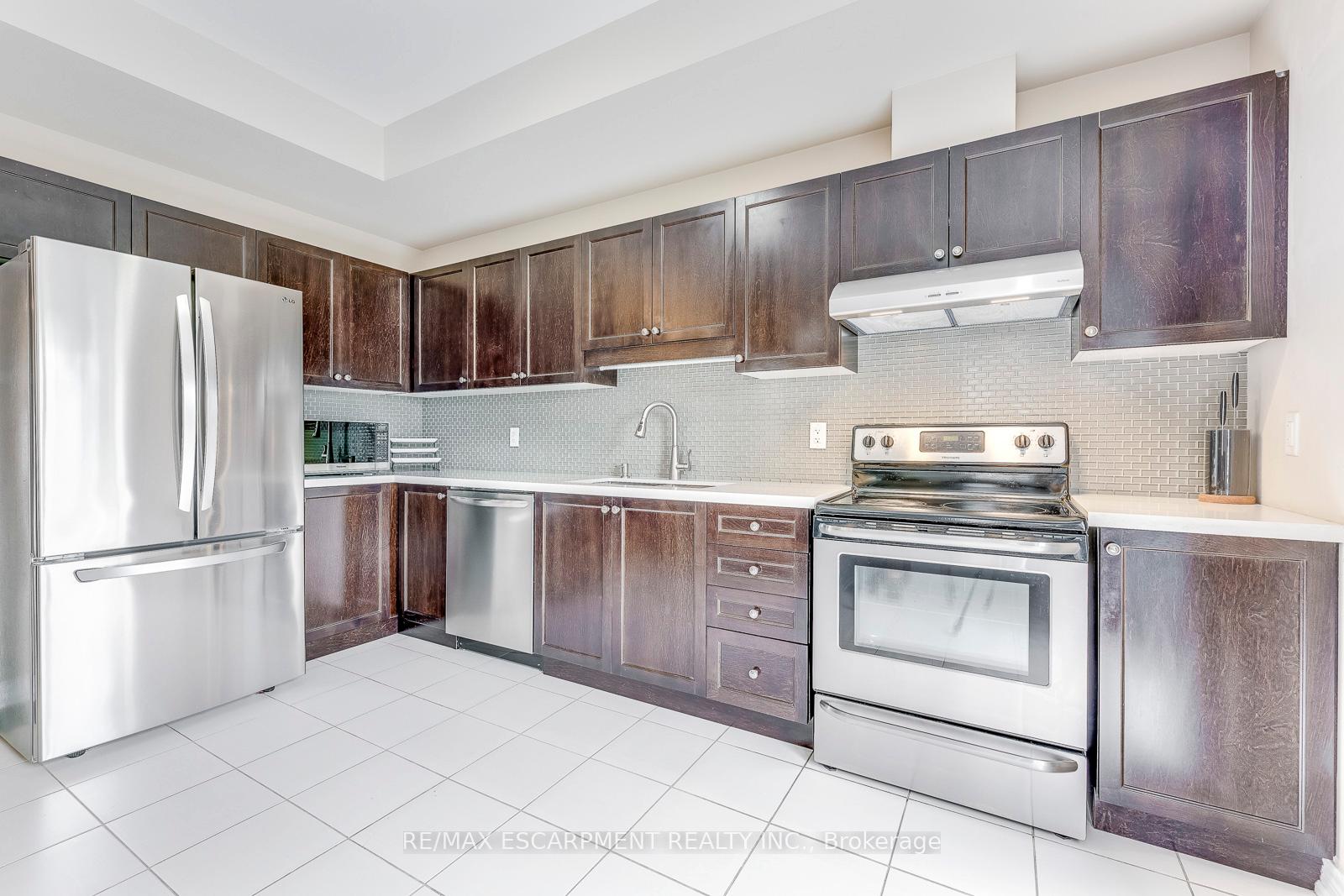 Photo 11 of 4184 Galileo Common Drive, Burlington, Shoreacres — HOMEH