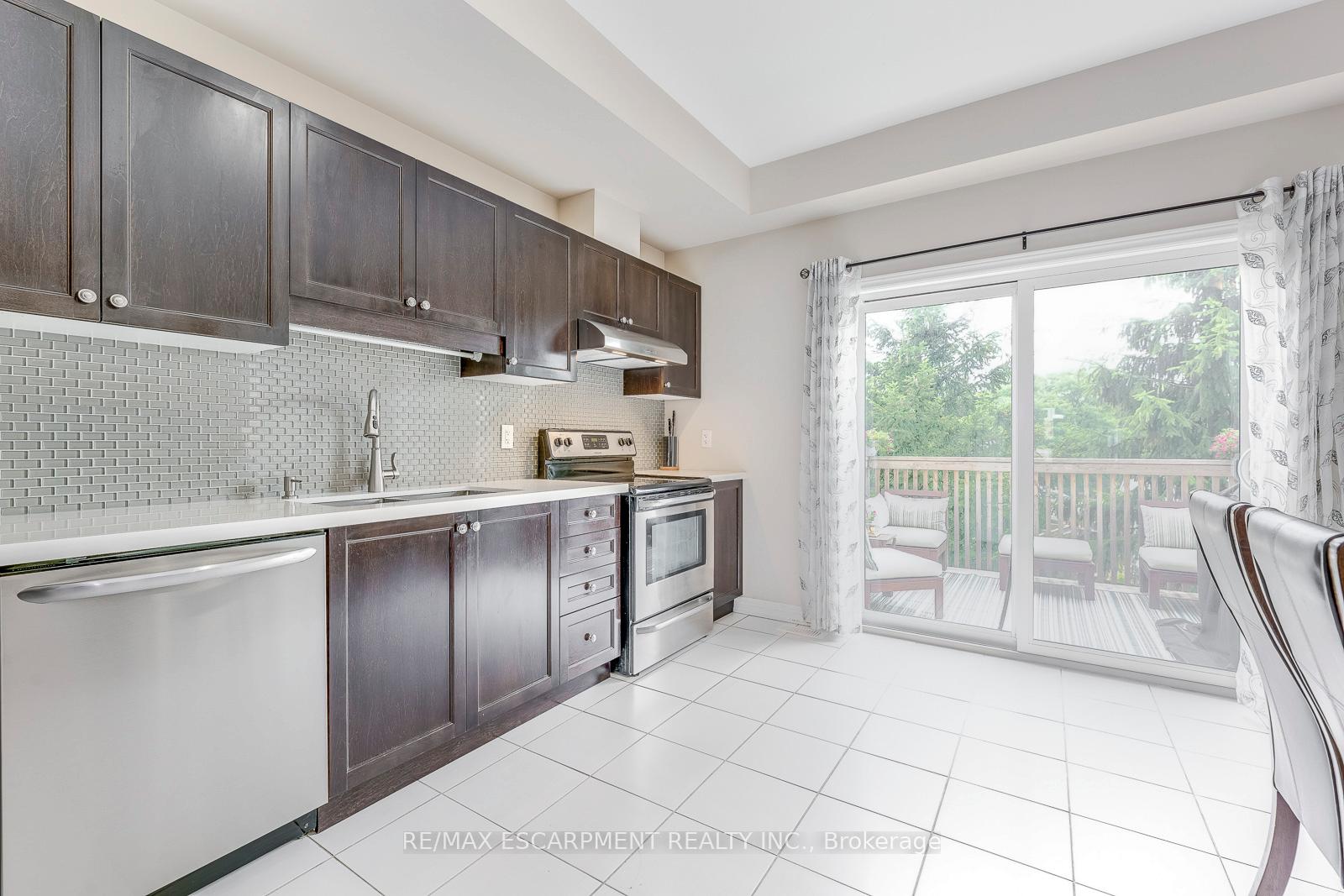 Photo 12 of 4184 Galileo Common Drive, Burlington, Shoreacres — HOMEH