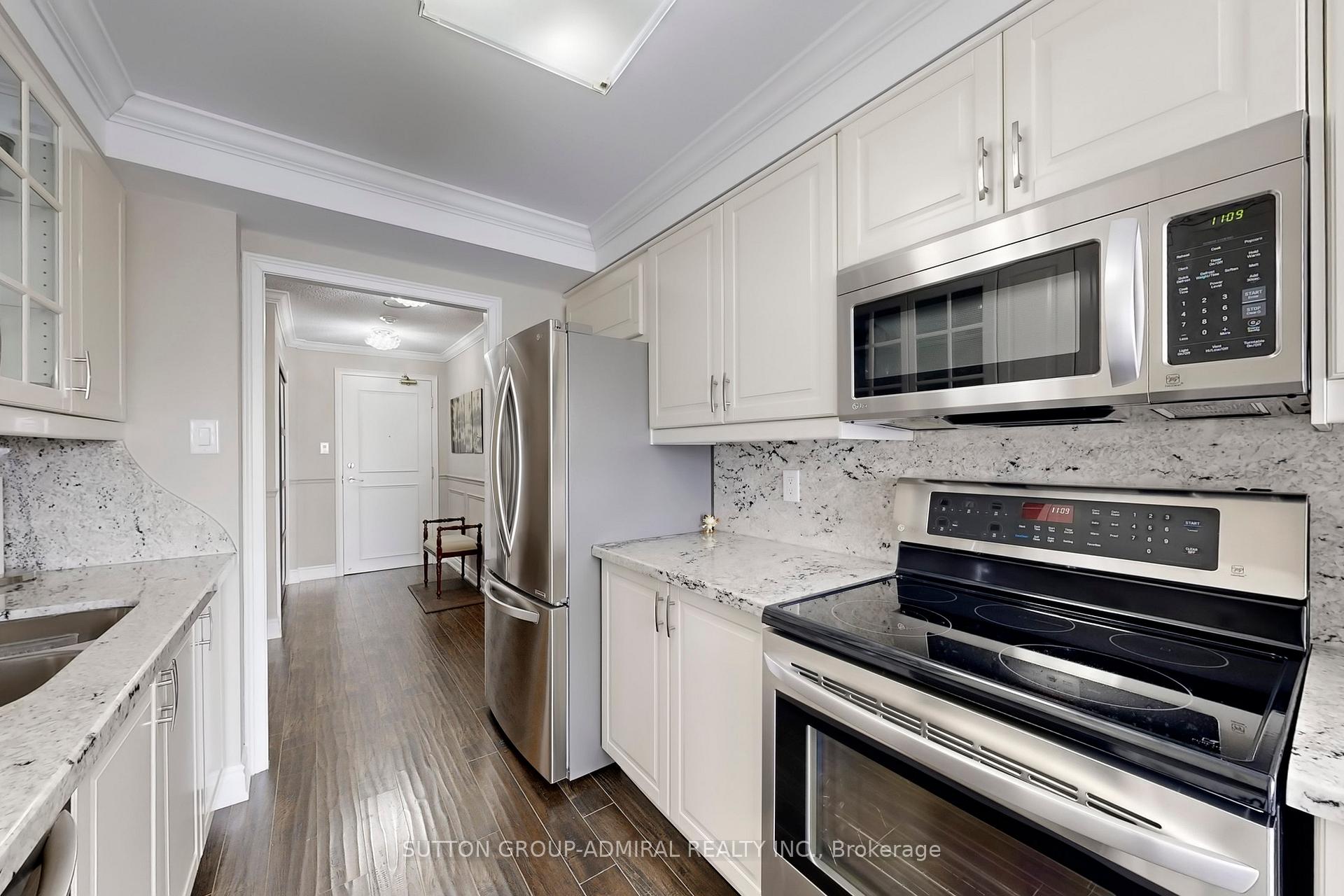 Photo 10 of Unit 512, 11 Townsgate Drive, Vaughan, Crestwood-Springfarm-Yorkhill — HOMEH