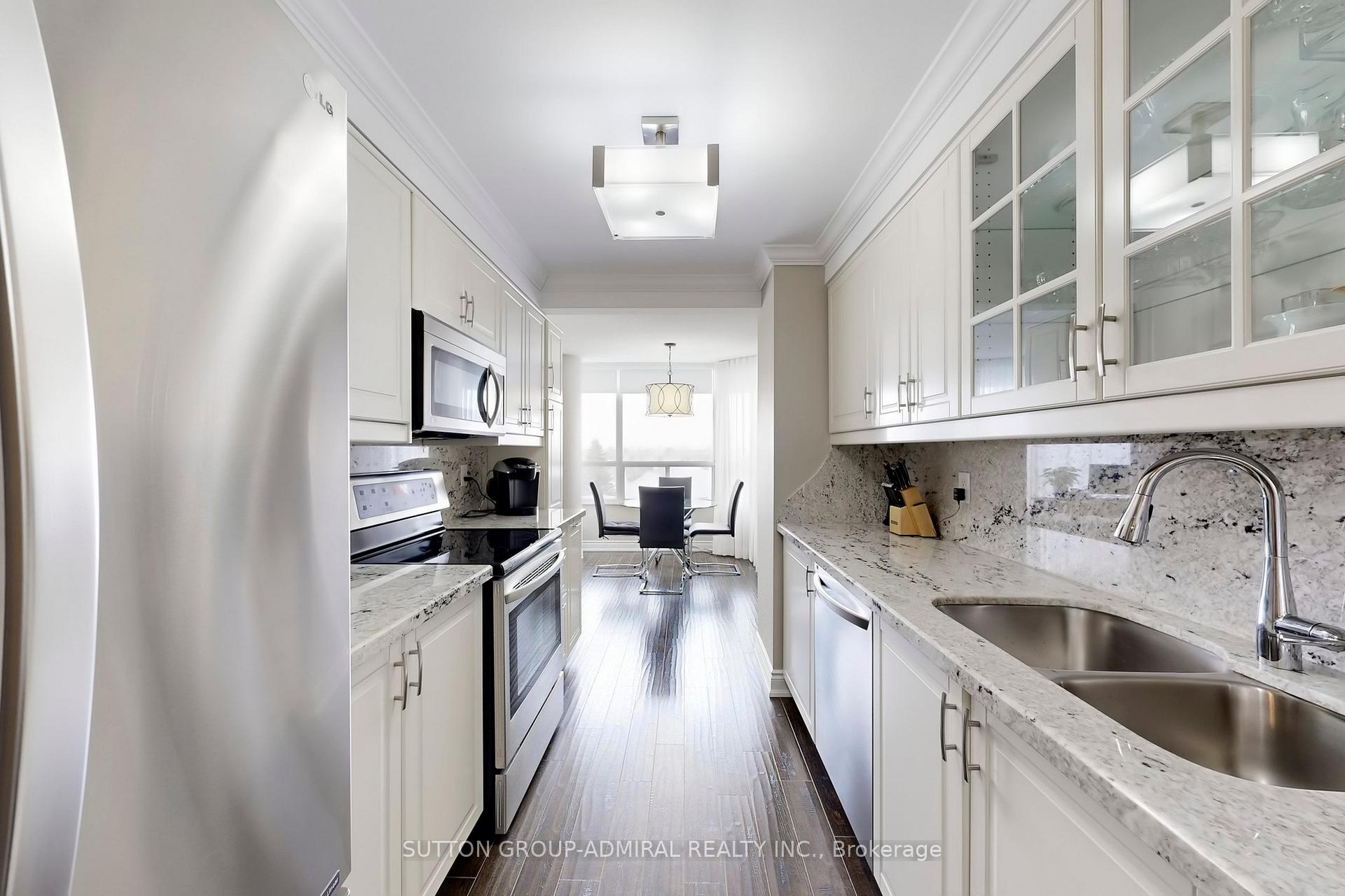 Photo 12 of Unit 512, 11 Townsgate Drive, Vaughan, Crestwood-Springfarm-Yorkhill — HOMEH