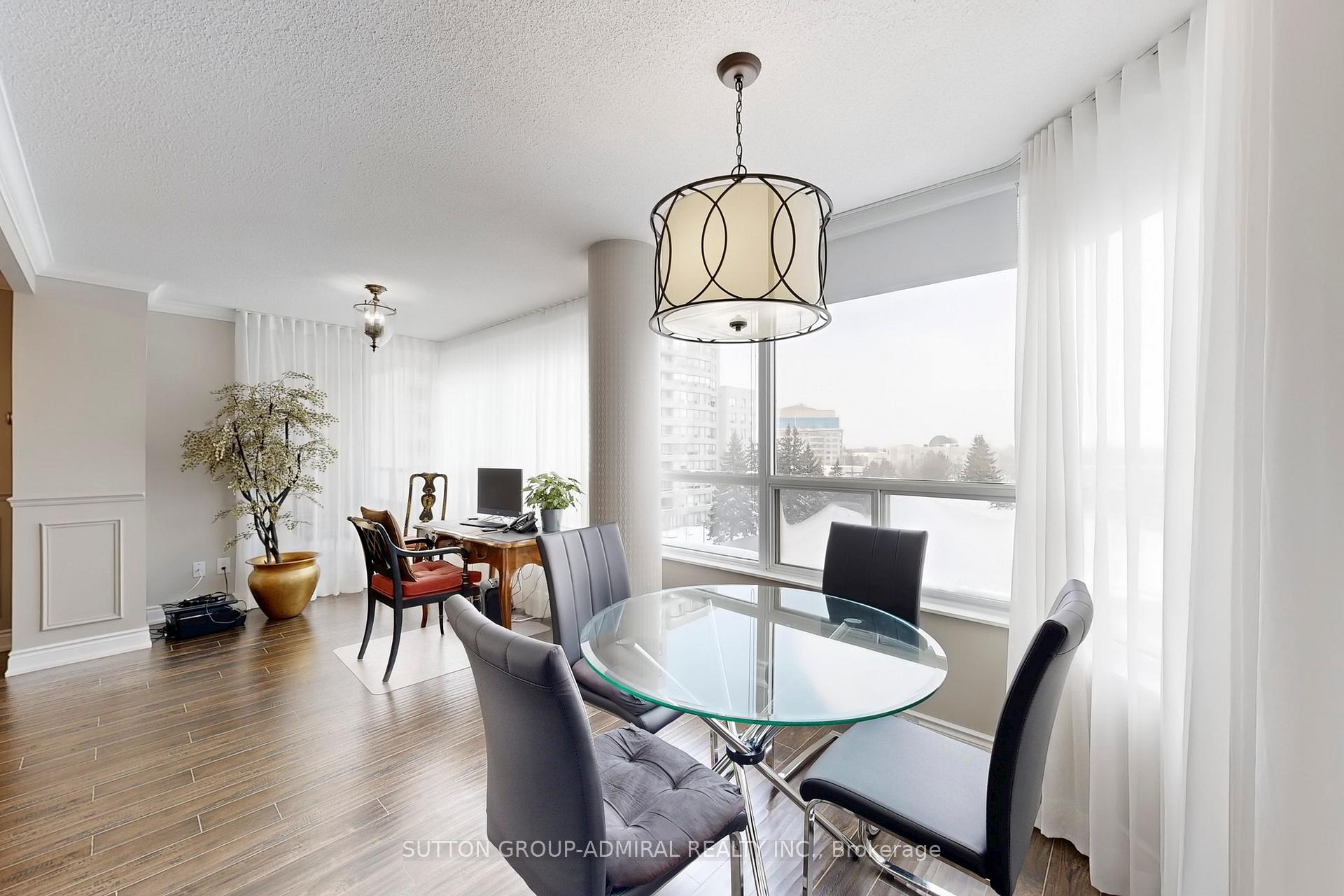 Photo 13 of Unit 512, 11 Townsgate Drive, Vaughan, Crestwood-Springfarm-Yorkhill — HOMEH