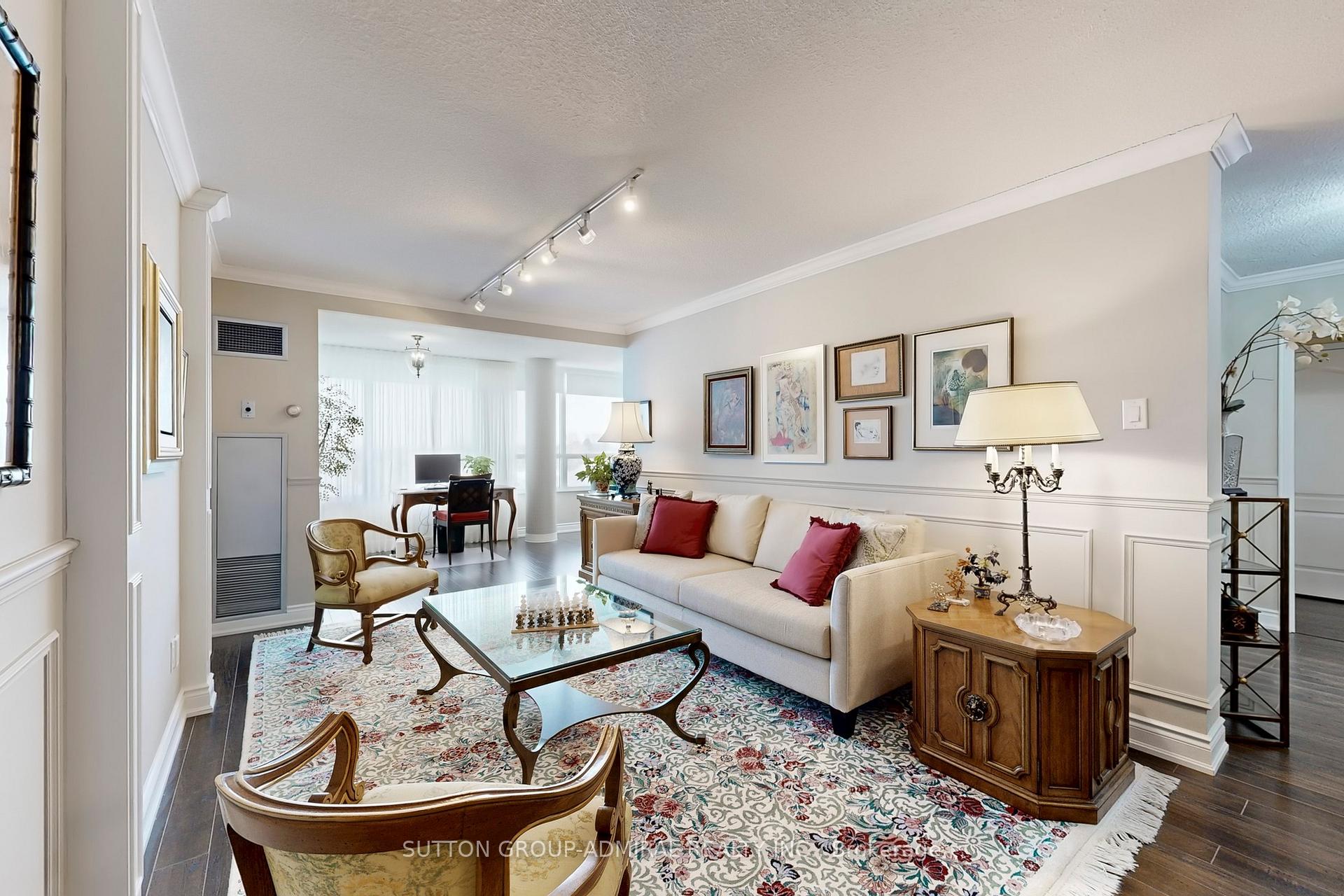 Photo 18 of Unit 512, 11 Townsgate Drive, Vaughan, Crestwood-Springfarm-Yorkhill — HOMEH