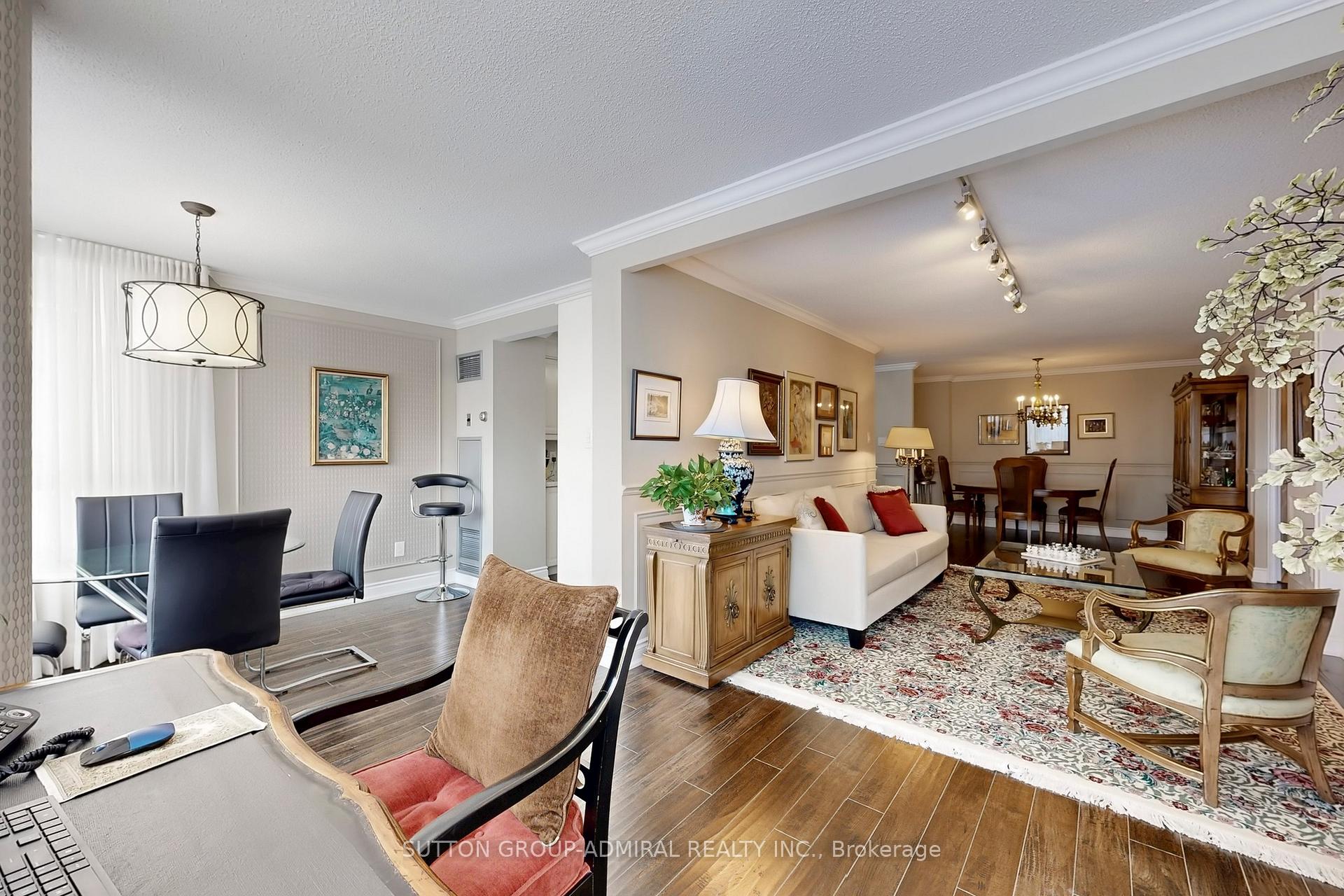 Photo 19 of Unit 512, 11 Townsgate Drive, Vaughan, Crestwood-Springfarm-Yorkhill — HOMEH