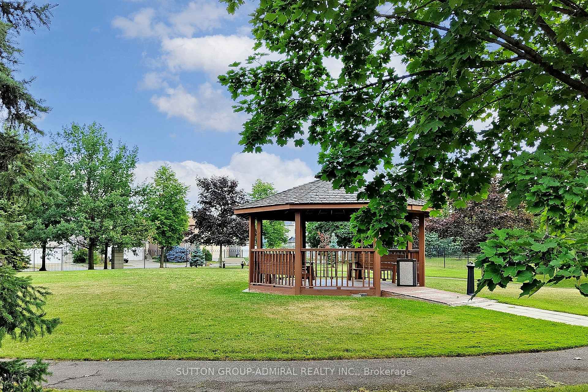 Photo 37 of Unit 512, 11 Townsgate Drive, Vaughan, Crestwood-Springfarm-Yorkhill — HOMEH