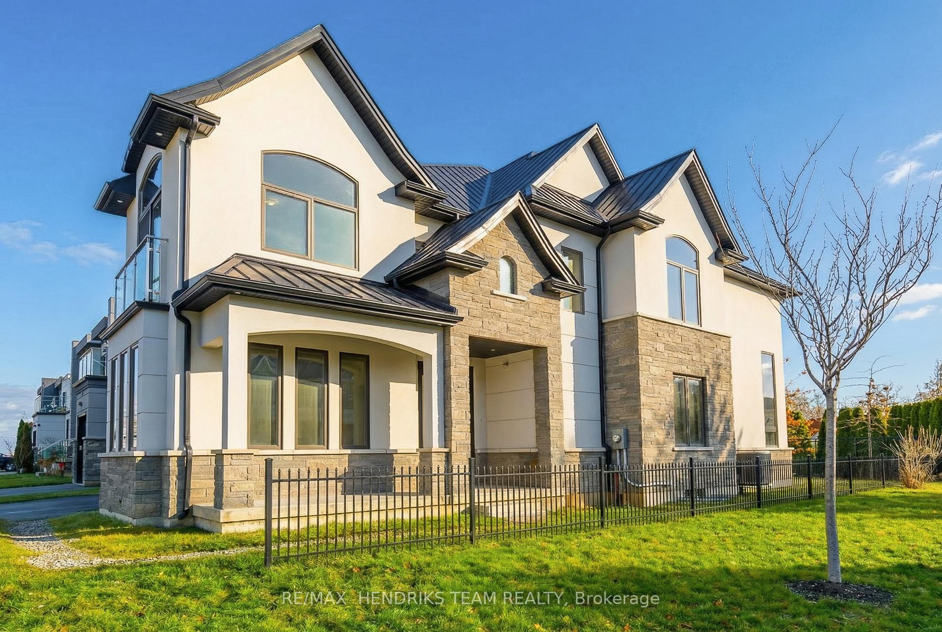 Photo 37 of 39 Sunrow Gate, Hamilton, Lakeshore — HOMEH