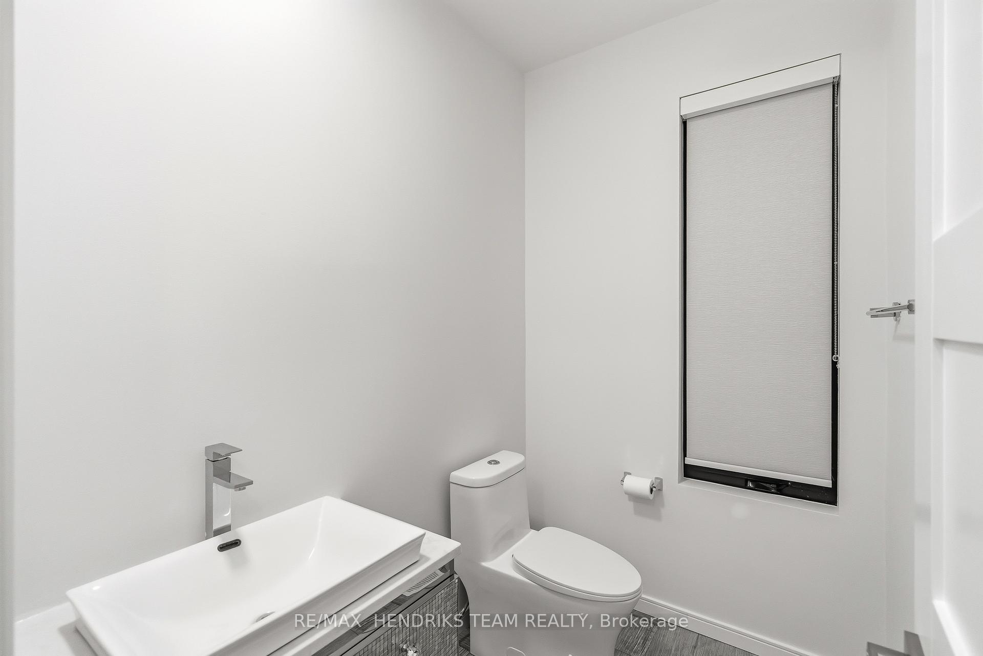 Photo 36 of 39 Sunrow Gate, Hamilton, Lakeshore — HOMEH