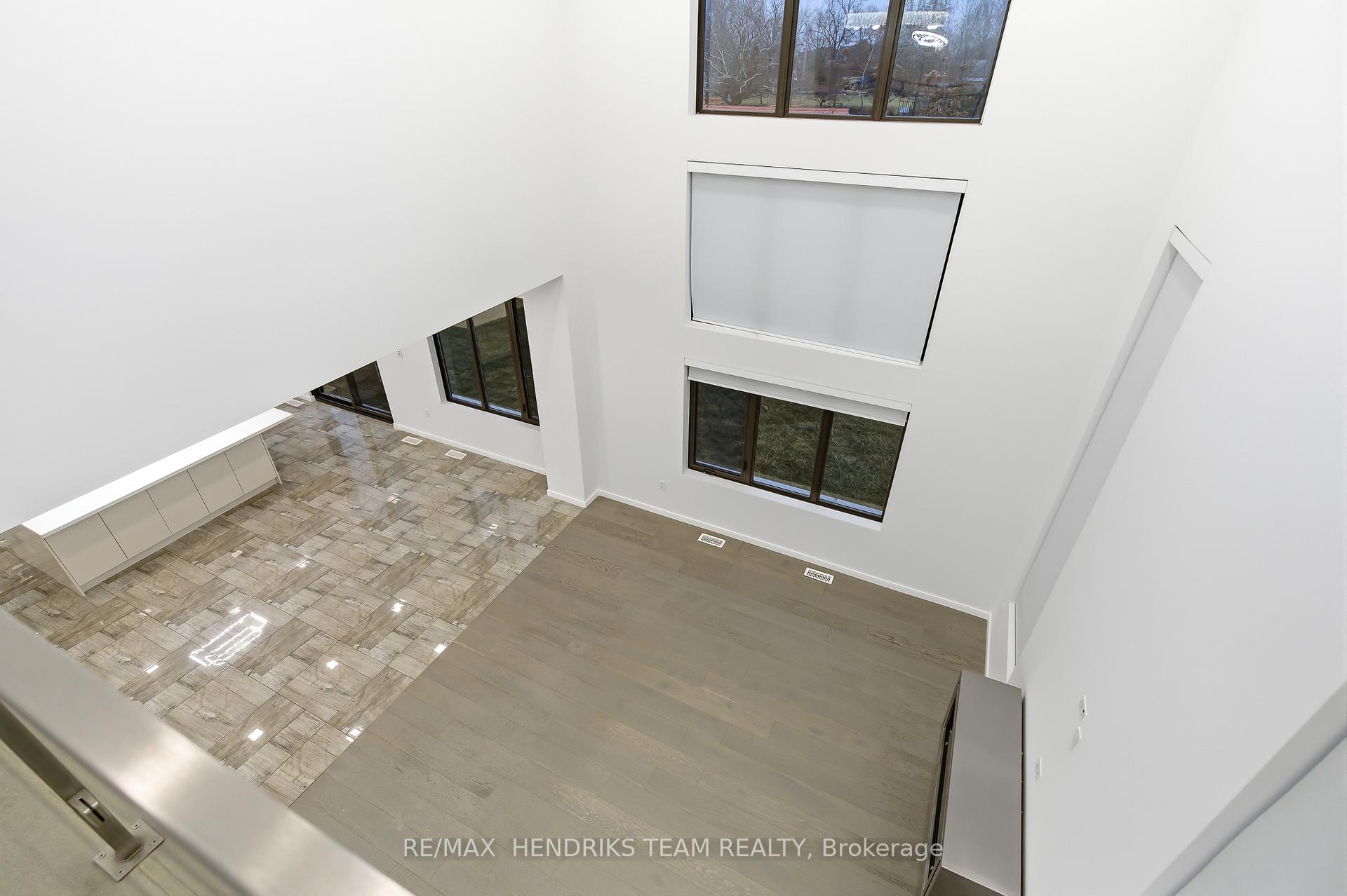 Photo 12 of 39 Sunrow Gate, Hamilton, Lakeshore — HOMEH