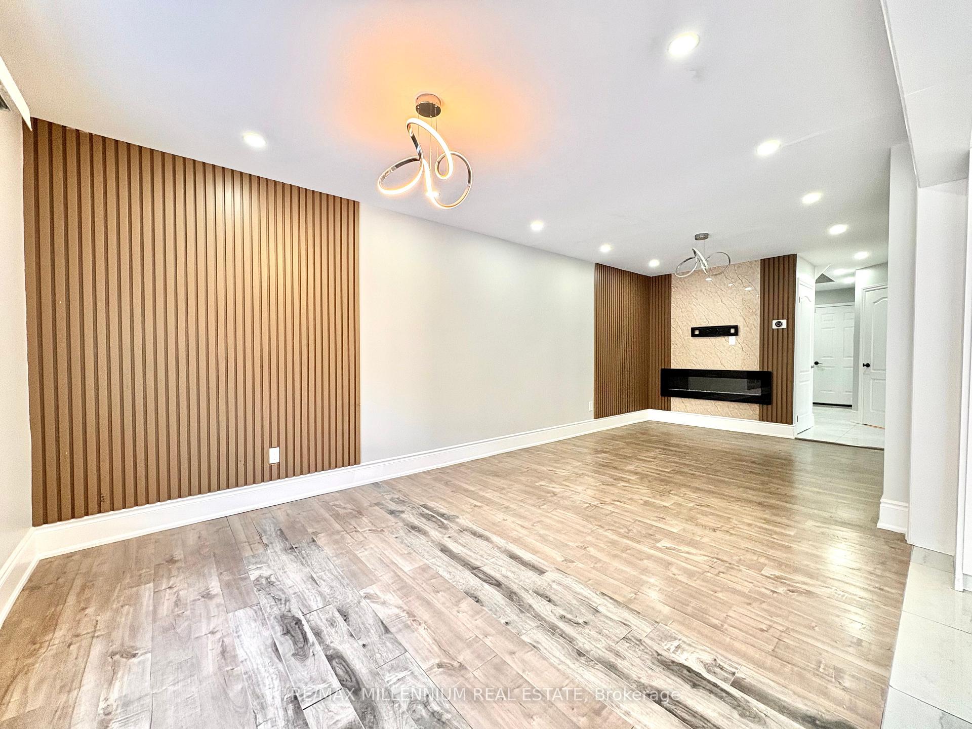 Photo 37 of 28 Hendricks Crescent, Brampton, Fletcher's West — HOMEH