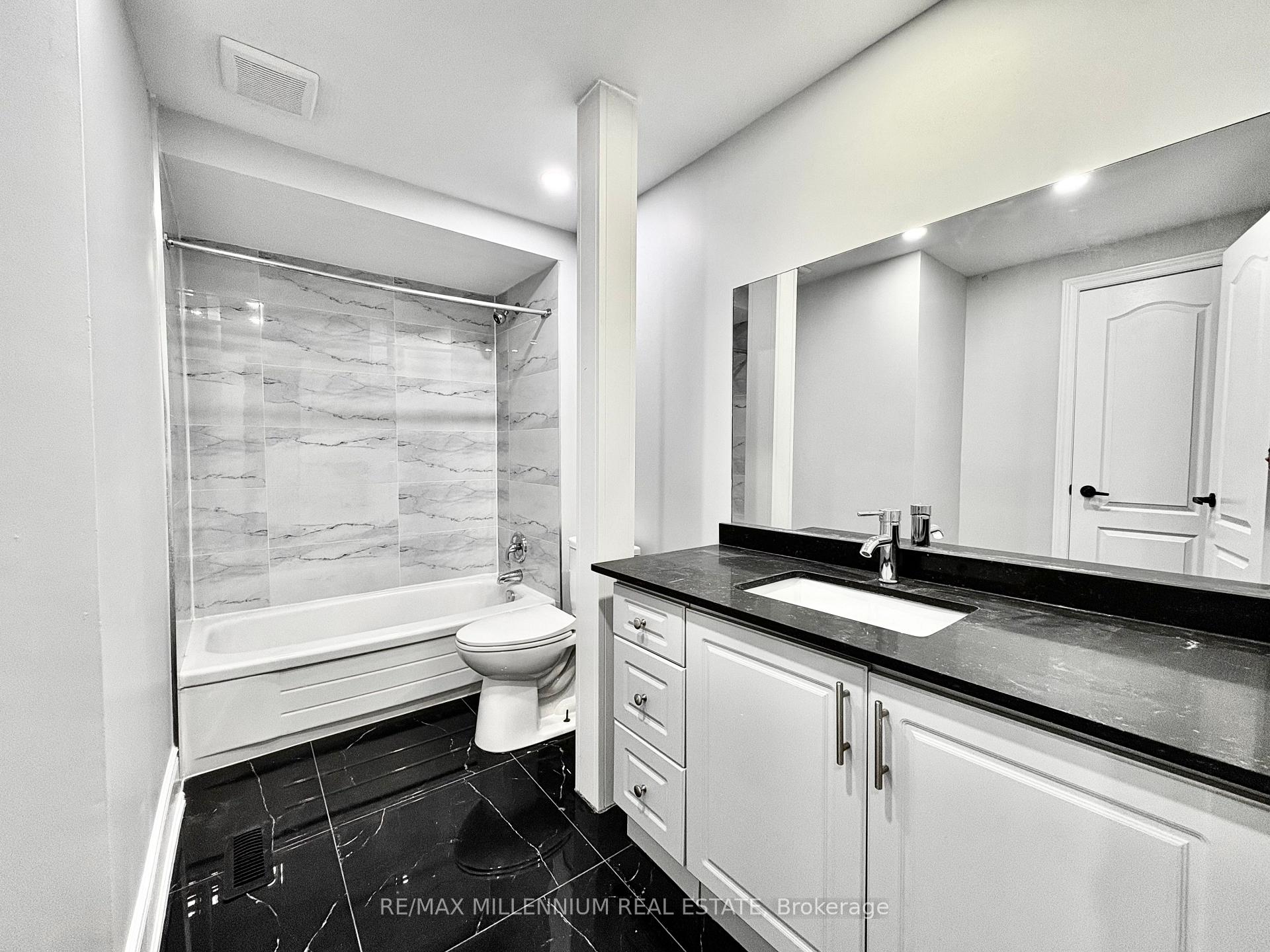 Photo 15 of 28 Hendricks Crescent, Brampton, Fletcher's West — HOMEH