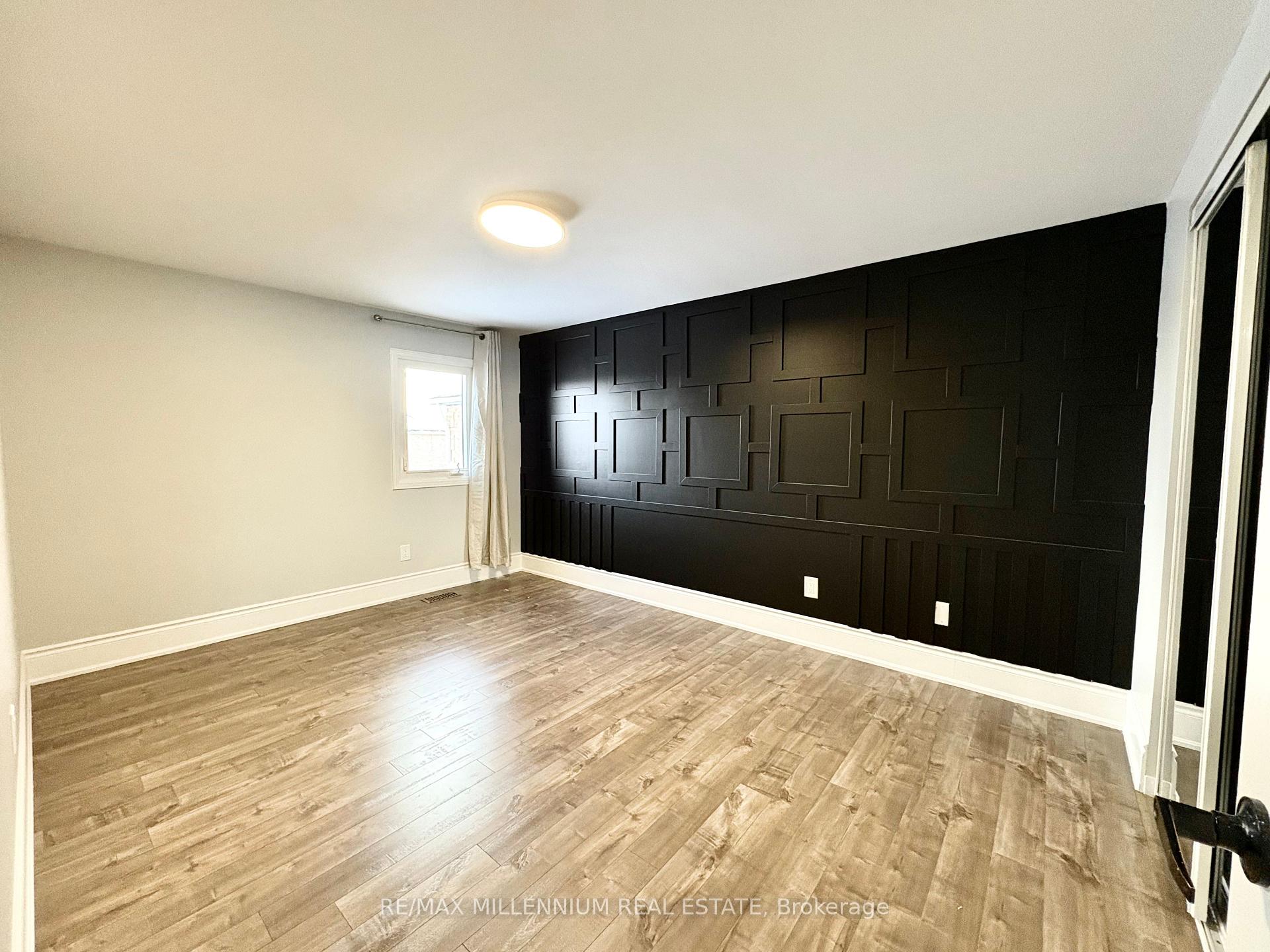 Photo 12 of 28 Hendricks Crescent, Brampton, Fletcher's West — HOMEH
