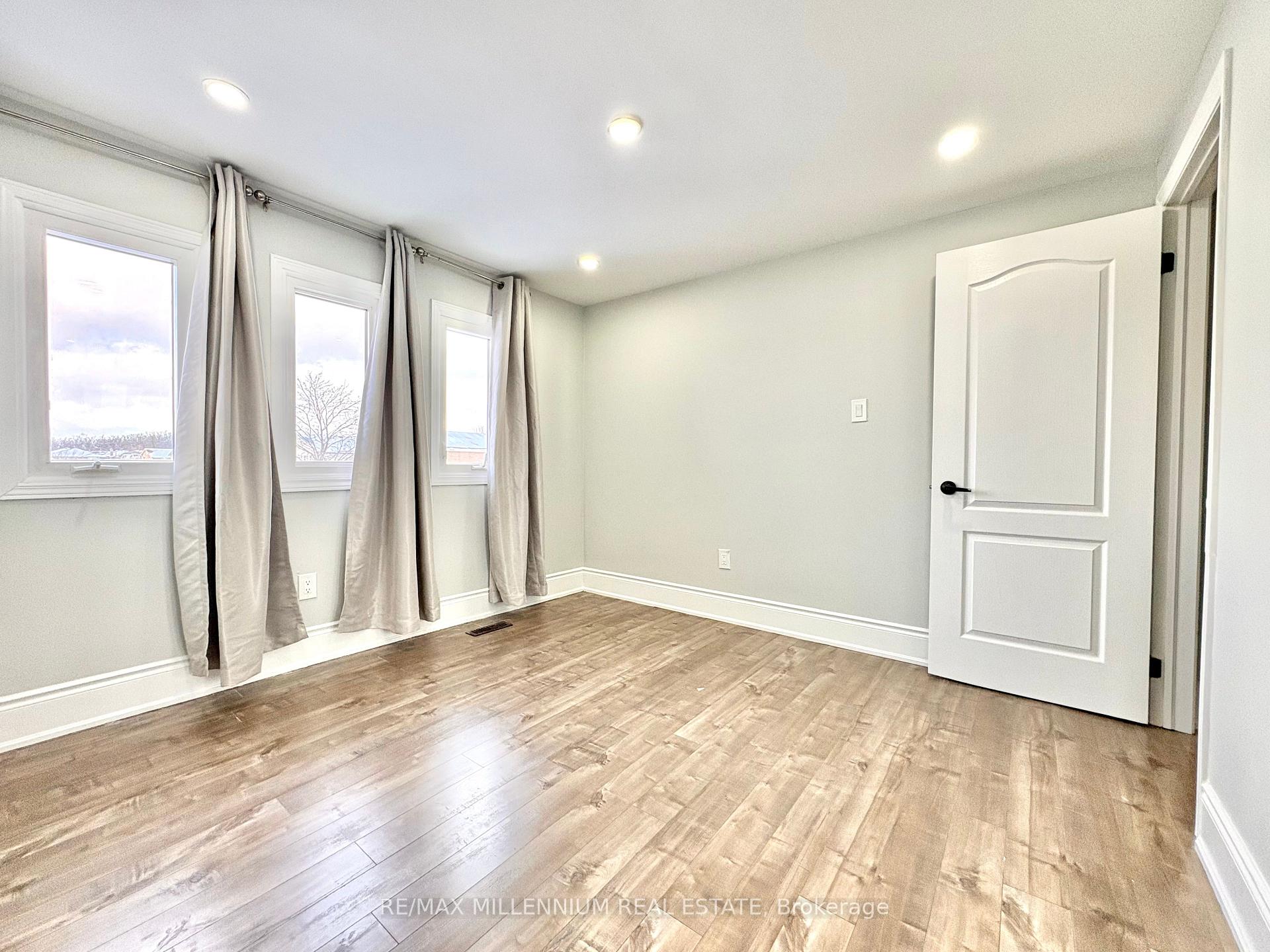 Photo 35 of 28 Hendricks Crescent, Brampton, Fletcher's West — HOMEH