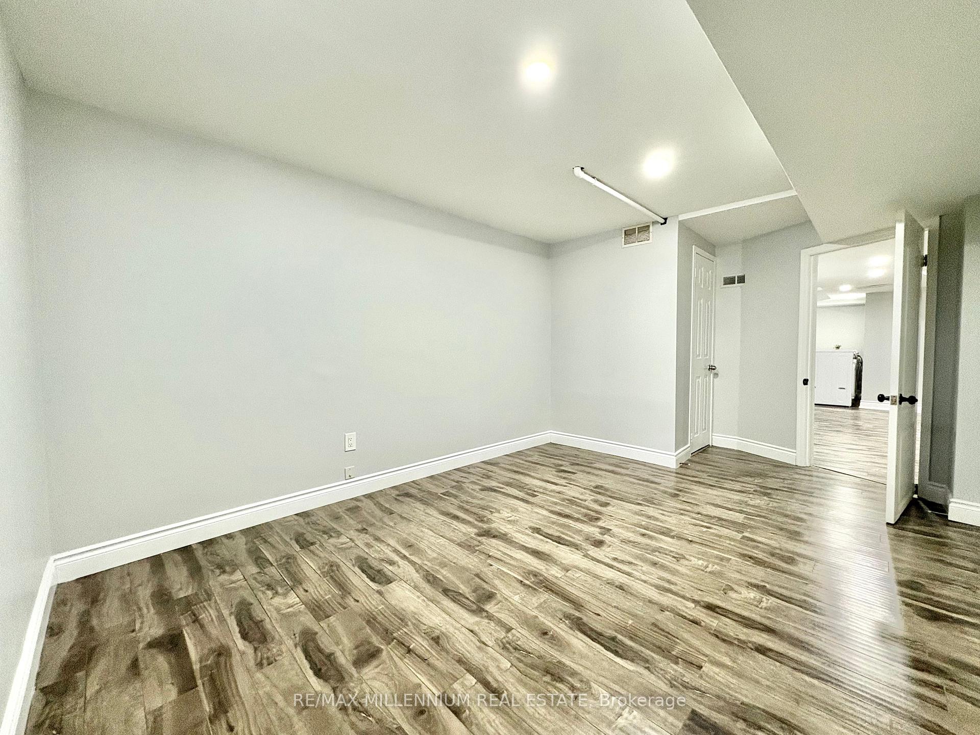 Photo 45 of 28 Hendricks Crescent, Brampton, Fletcher's West — HOMEH