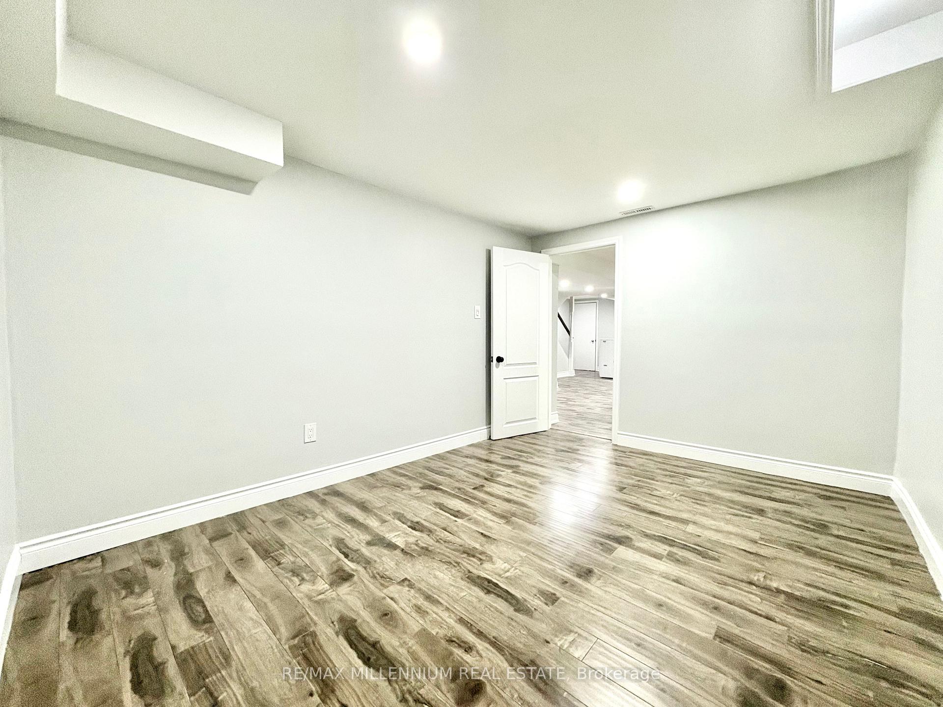 Photo 23 of 28 Hendricks Crescent, Brampton, Fletcher's West — HOMEH