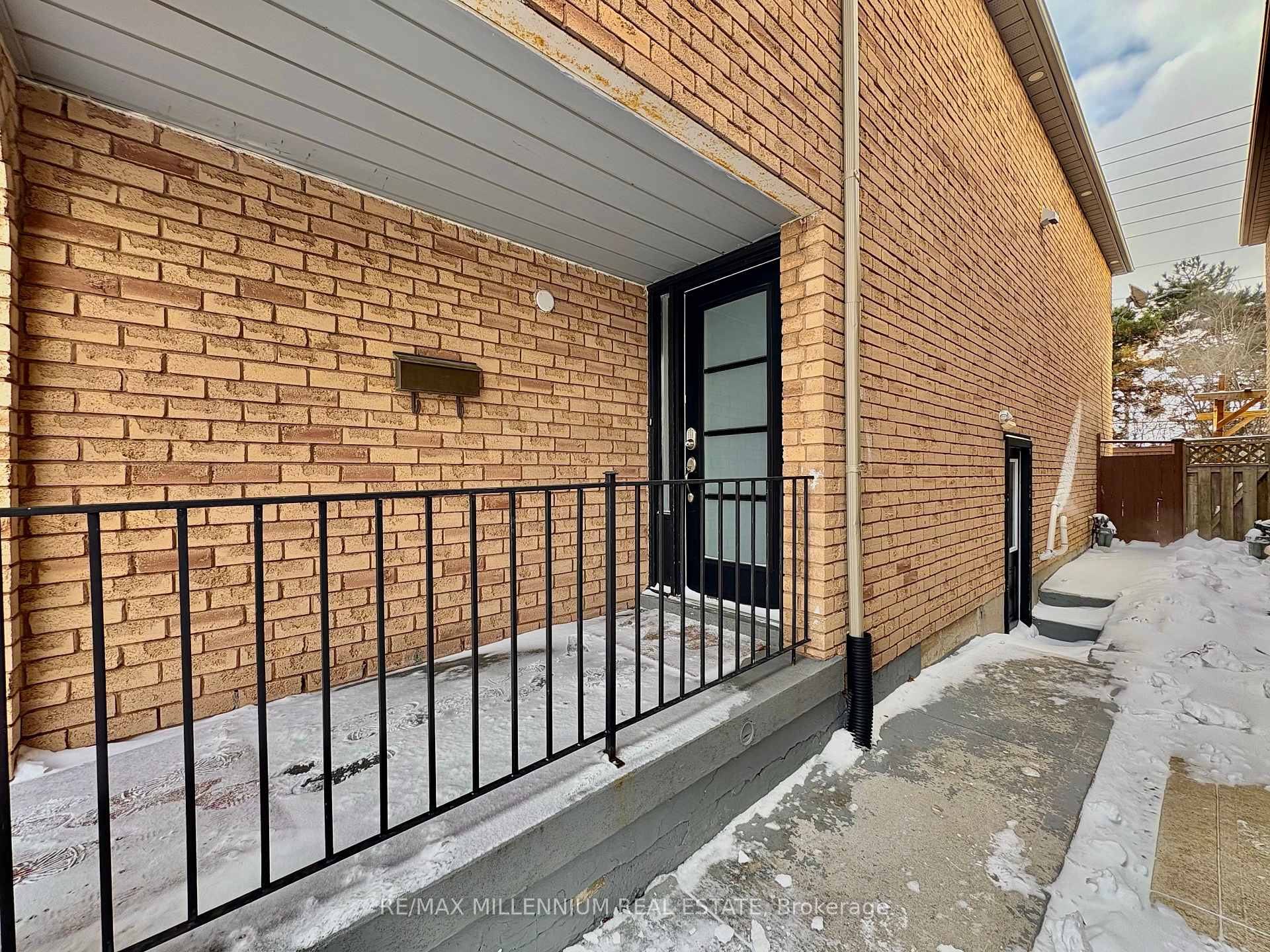 Photo 38 of 28 Hendricks Crescent, Brampton, Fletcher's West — HOMEH
