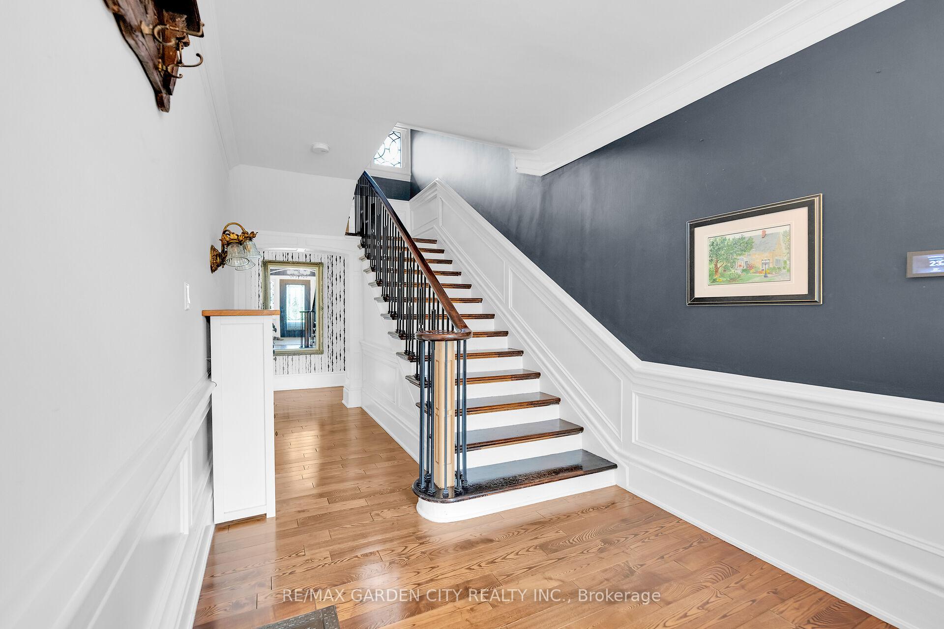 Photo 36 of 14 Robinson Street S, Grimsby, Grimsby East — HOMEH