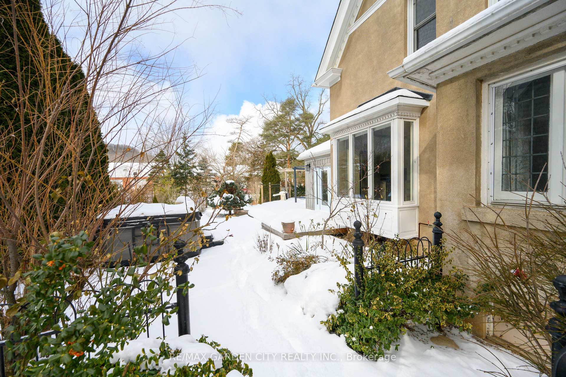 Photo 43 of 14 Robinson Street S, Grimsby, Grimsby East — HOMEH