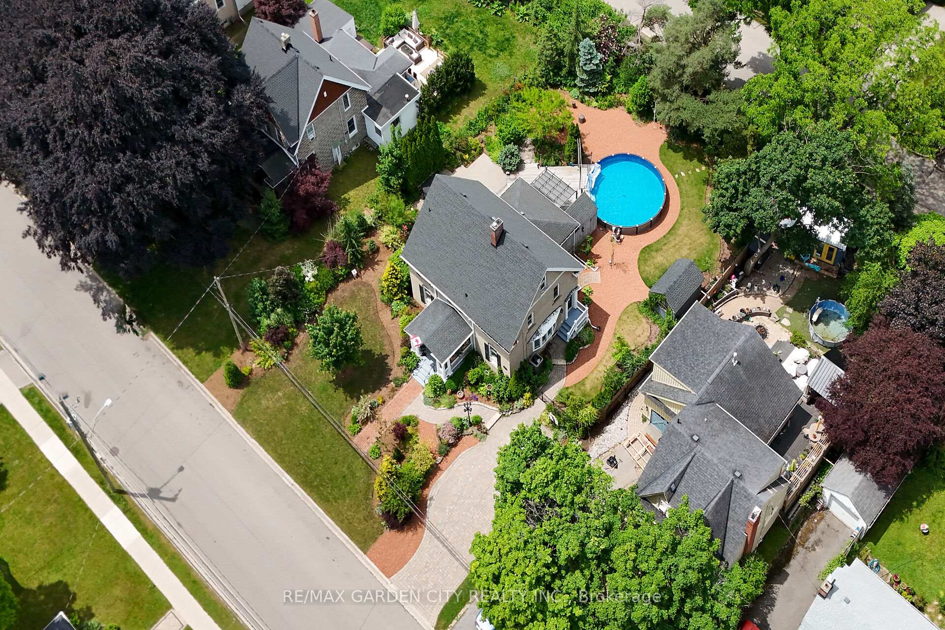 Photo 41 of 14 Robinson Street S, Grimsby, Grimsby East — HOMEH