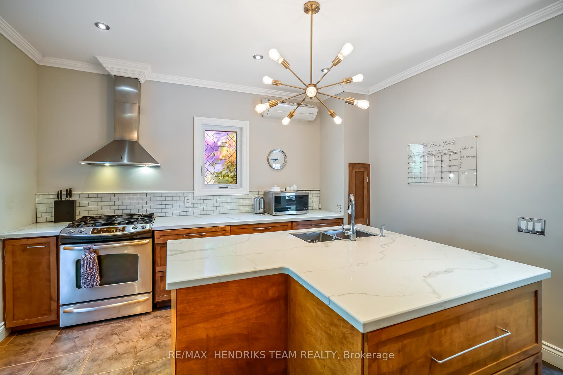 Photo 8 of 153 Geneva Street, St. Catharines, Downtown — HOMEH