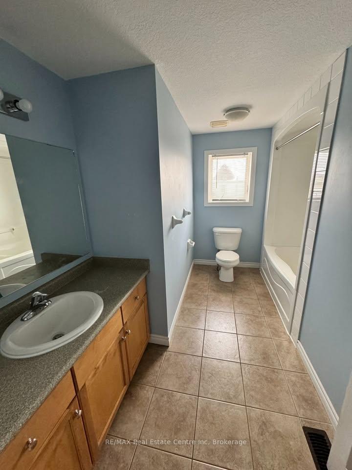 Photo 6 of Unit UPPER, 76 Clough Crescent, Guelph, Pineridge/Westminster Woods — HOMEH