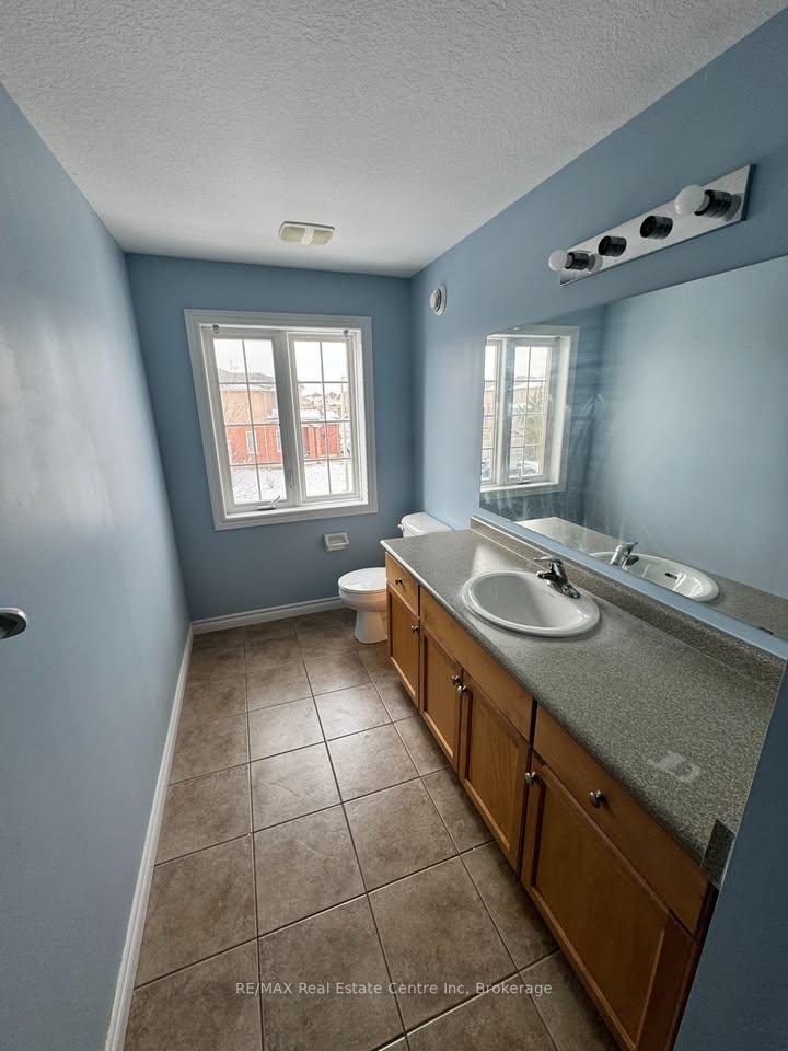 Photo 8 of Unit UPPER, 76 Clough Crescent, Guelph, Pineridge/Westminster Woods — HOMEH