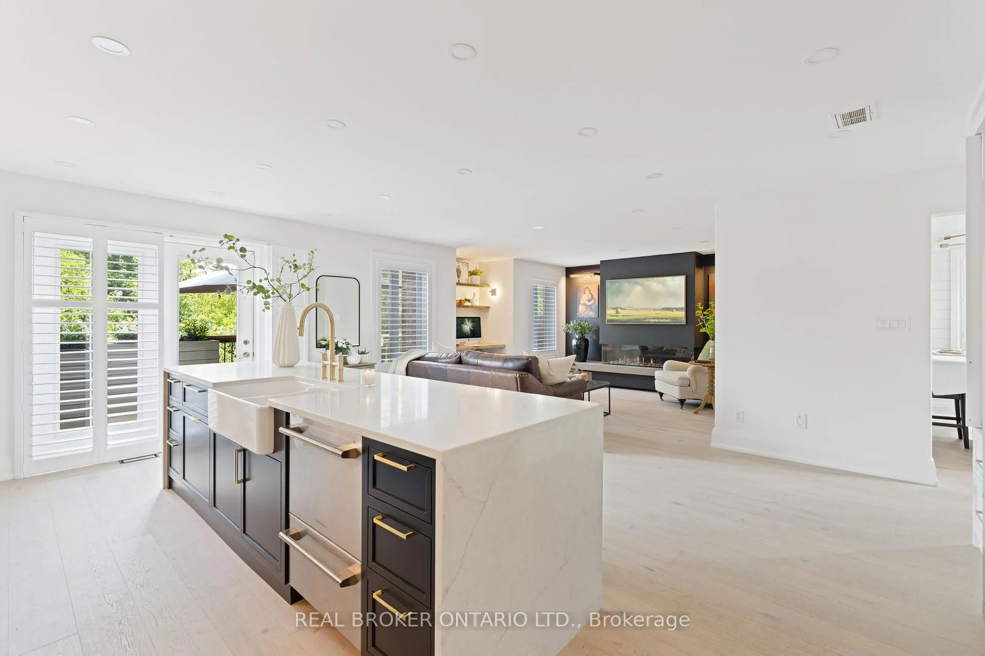 Photo 5 of 17 Coutts Court, Guelph, Pineridge/Westminster Woods — HOMEH