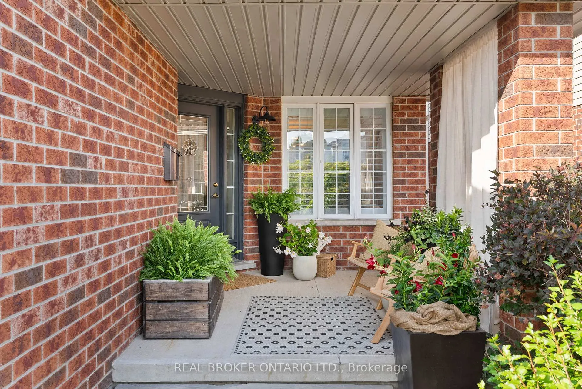 Photo 8 of 17 Coutts Court, Guelph, Pineridge/Westminster Woods — HOMEH