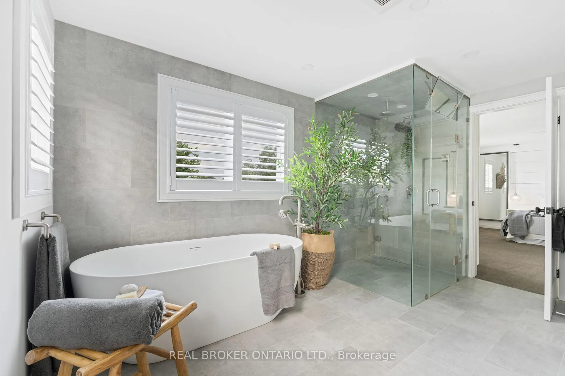 Photo 48 of 17 Coutts Court, Guelph, Pineridge/Westminster Woods — HOMEH