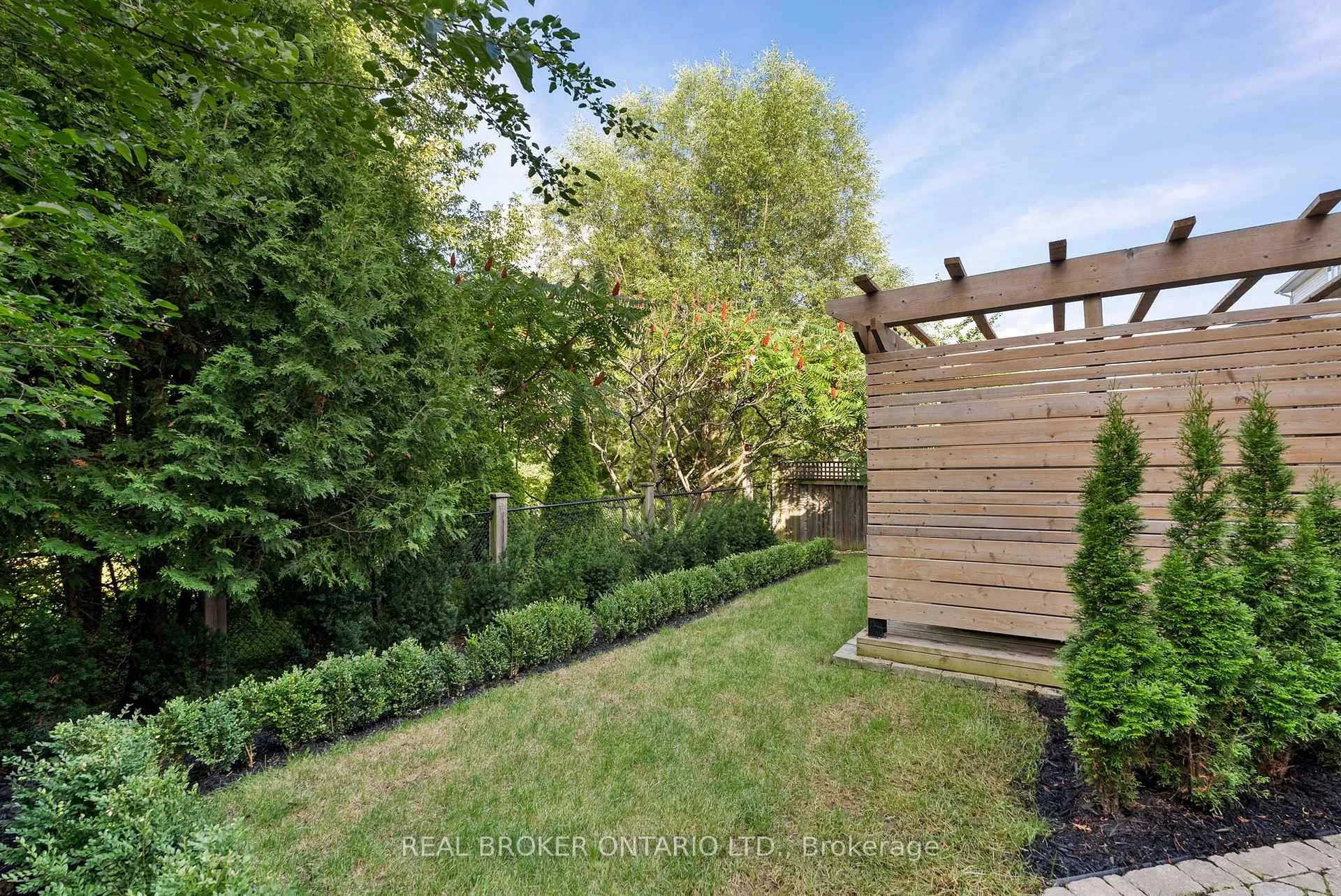 Photo 87 of 17 Coutts Court, Guelph, Pineridge/Westminster Woods — HOMEH