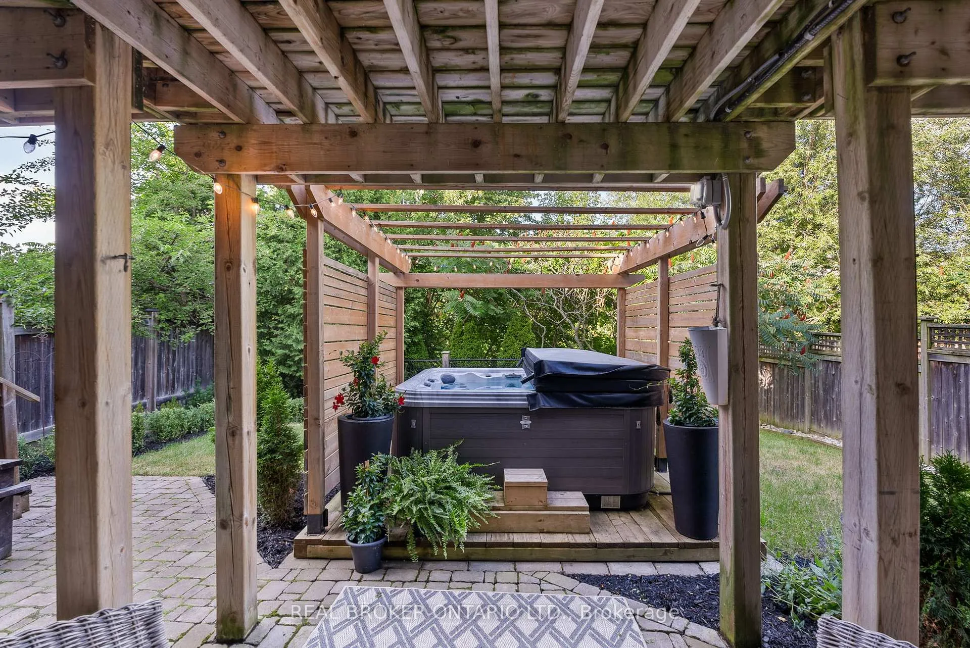 Photo 90 of 17 Coutts Court, Guelph, Pineridge/Westminster Woods — HOMEH