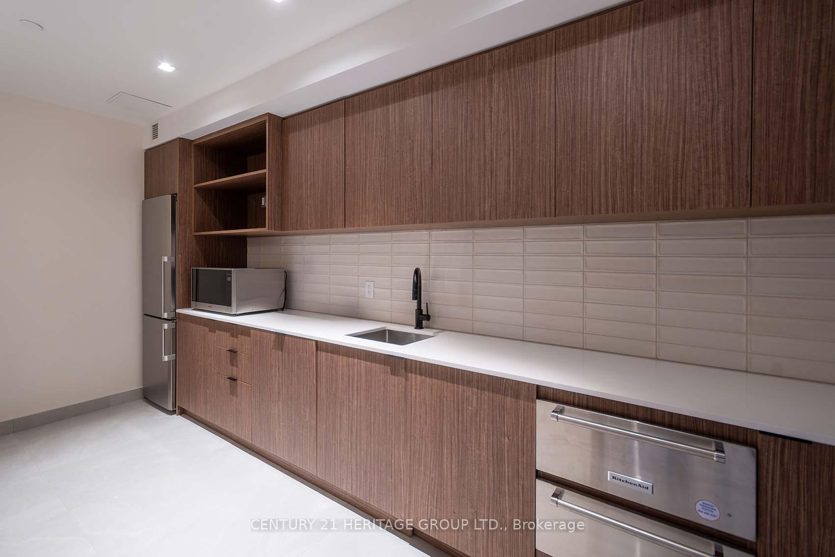Photo 33 of Unit 602, 185 Dunlop Street E, Barrie, Lakeshore — HOMEH
