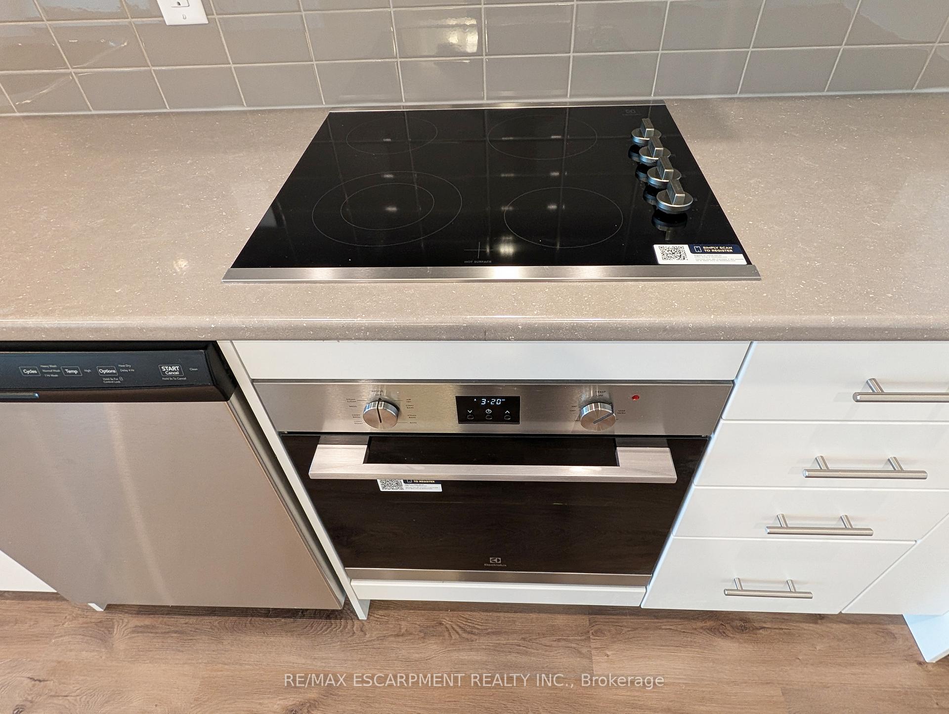 Photo 8 of Unit 612, 461 Green Road, Hamilton, Lakeshore — HOMEH