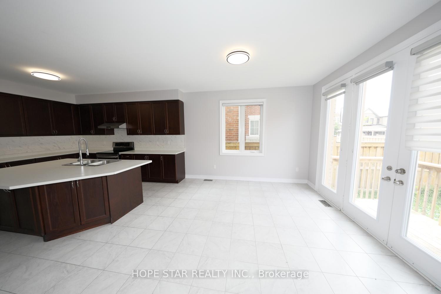 Photo 9 of 23 Argelia Crescent, Brampton, Credit Valley — HOMEH