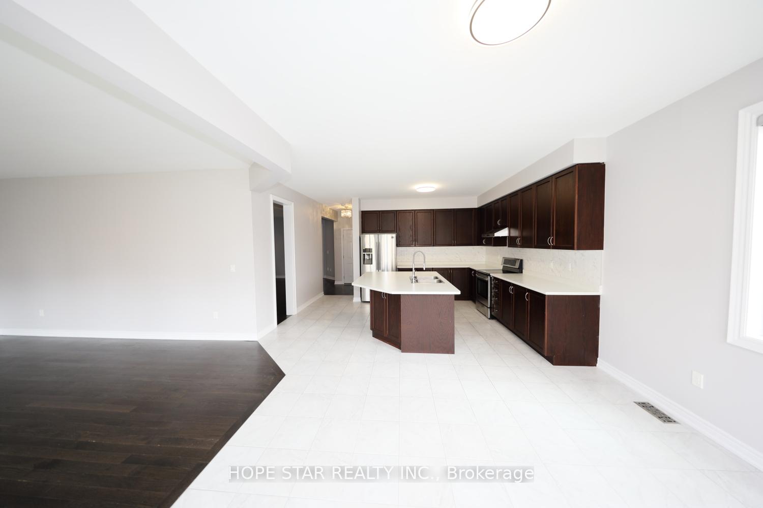 Photo 4 of 23 Argelia Crescent, Brampton, Credit Valley — HOMEH