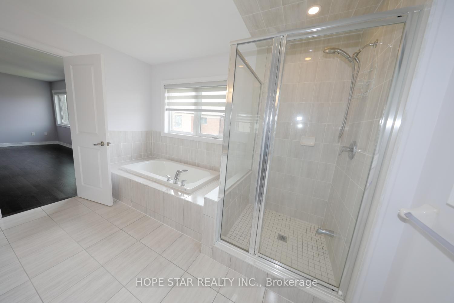 Photo 32 of 23 Argelia Crescent, Brampton, Credit Valley — HOMEH