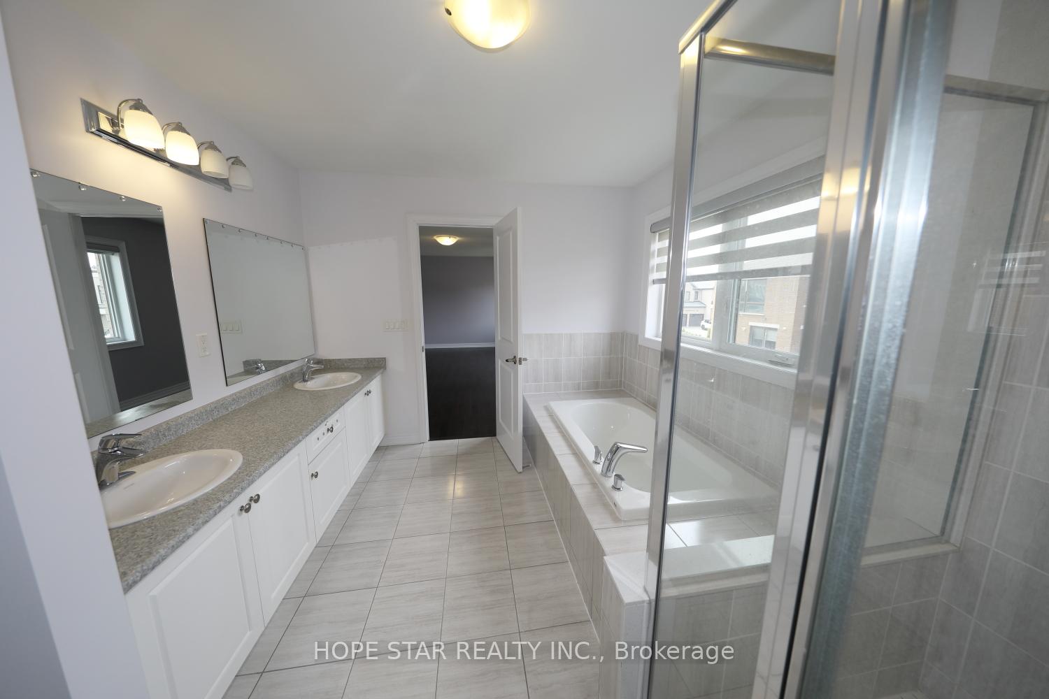 Photo 13 of 23 Argelia Crescent, Brampton, Credit Valley — HOMEH