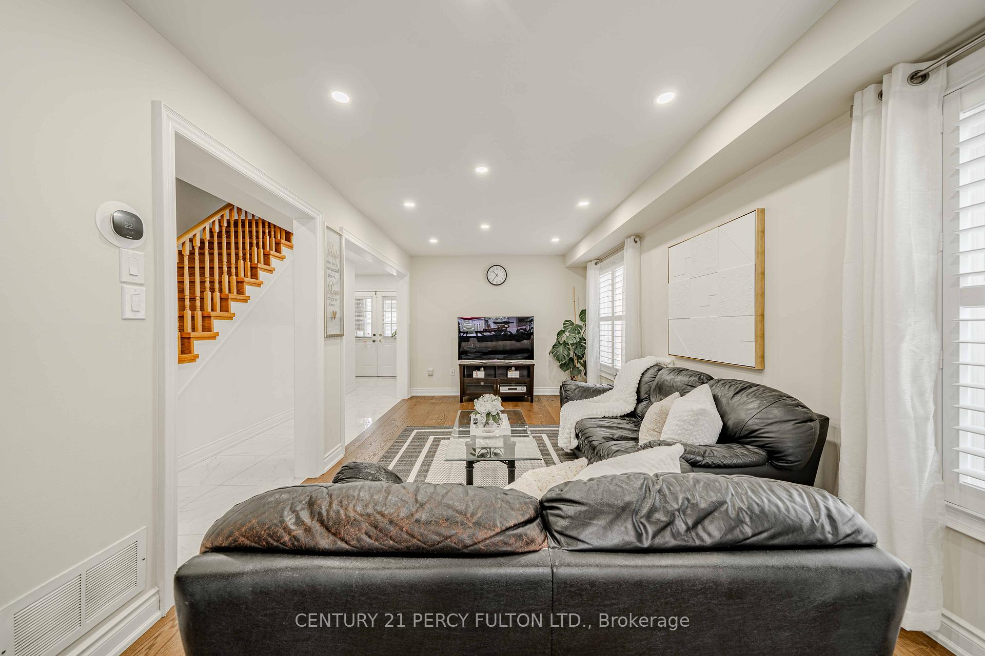 Photo 8 of 157 Billingsley Crescent, Markham, Cedarwood — HOMEH