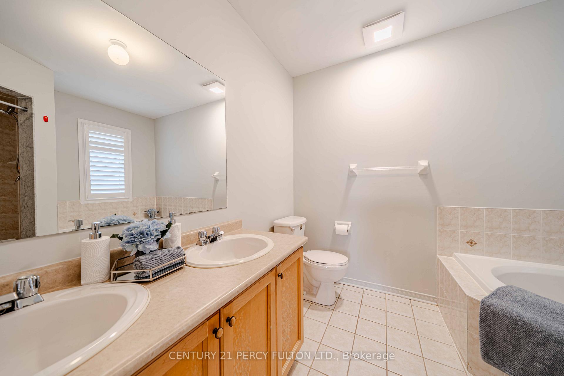 Photo 10 of 157 Billingsley Crescent, Markham, Cedarwood — HOMEH