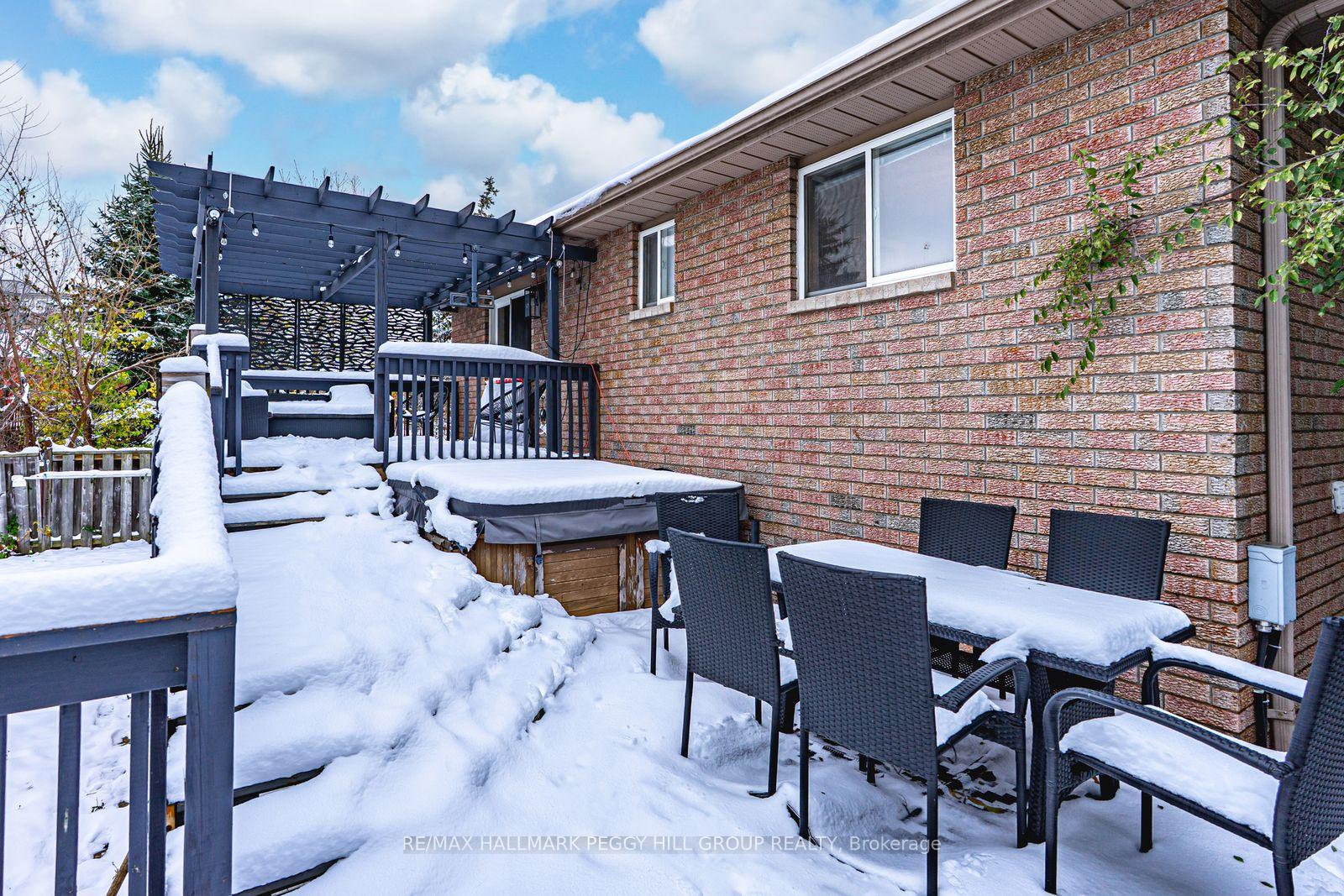 Photo 11 of 63 Mapleton Avenue, Barrie, Holly — HOMEH
