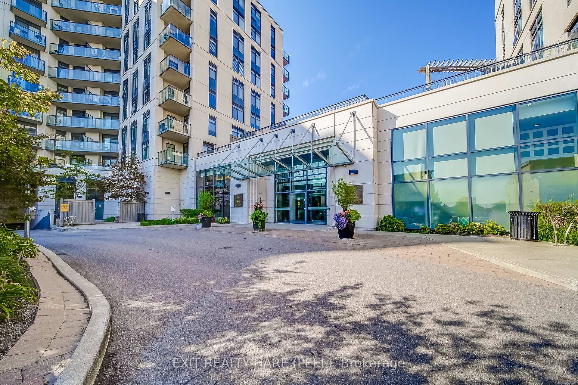 Photo 2 of Unit 706, 12 Woodstream Boulevard, Vaughan, Vaughan Grove — HOMEH