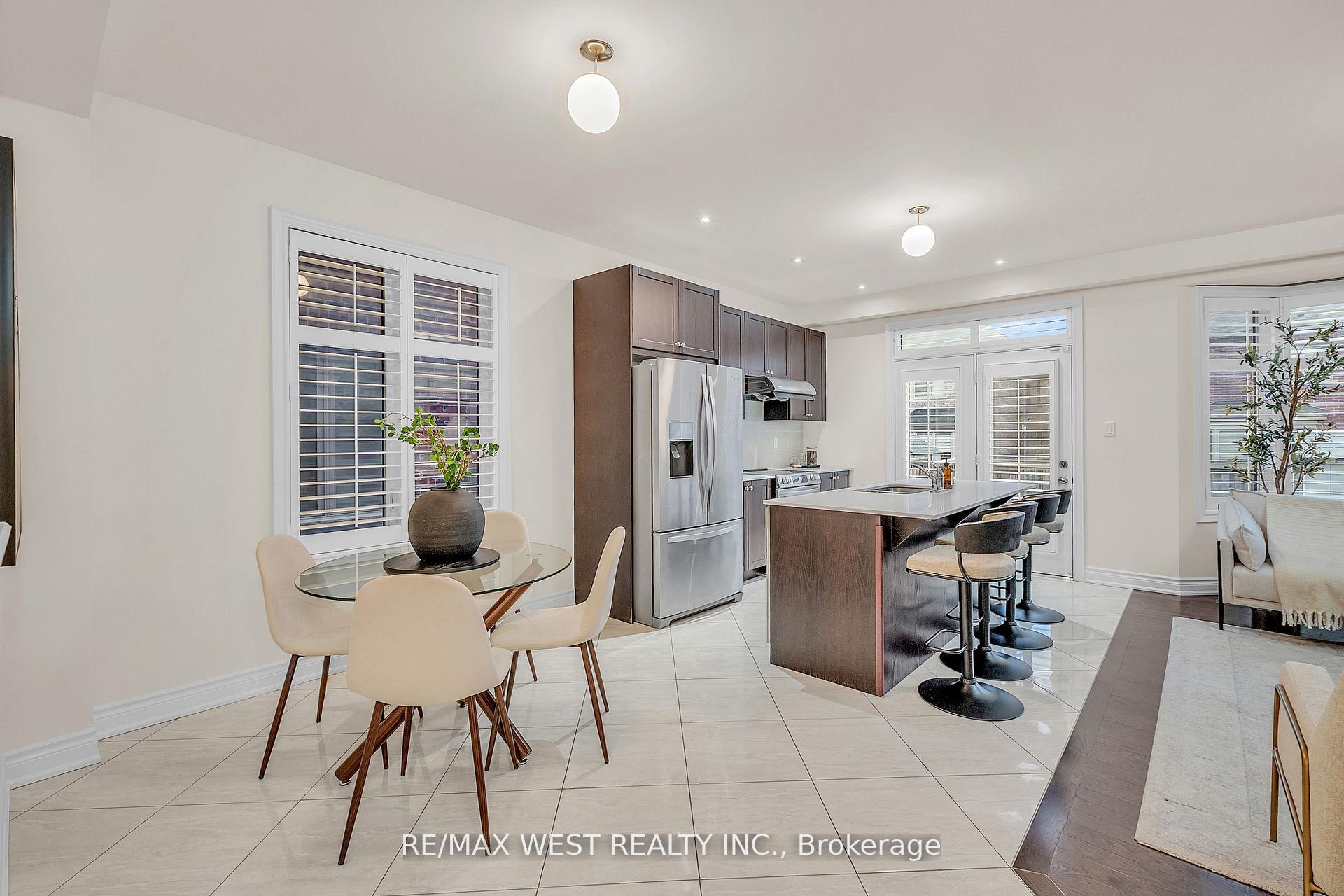 Photo 11 of 79 Algoma Drive, Vaughan, Kleinburg — HOMEH