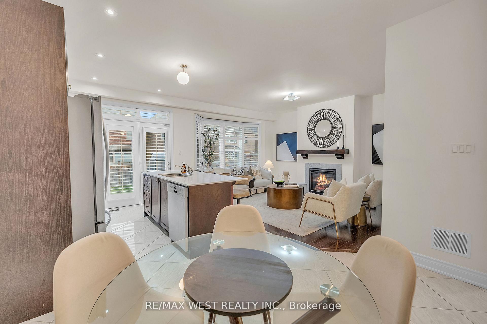 Photo 3 of 79 Algoma Drive, Vaughan, Kleinburg — HOMEH